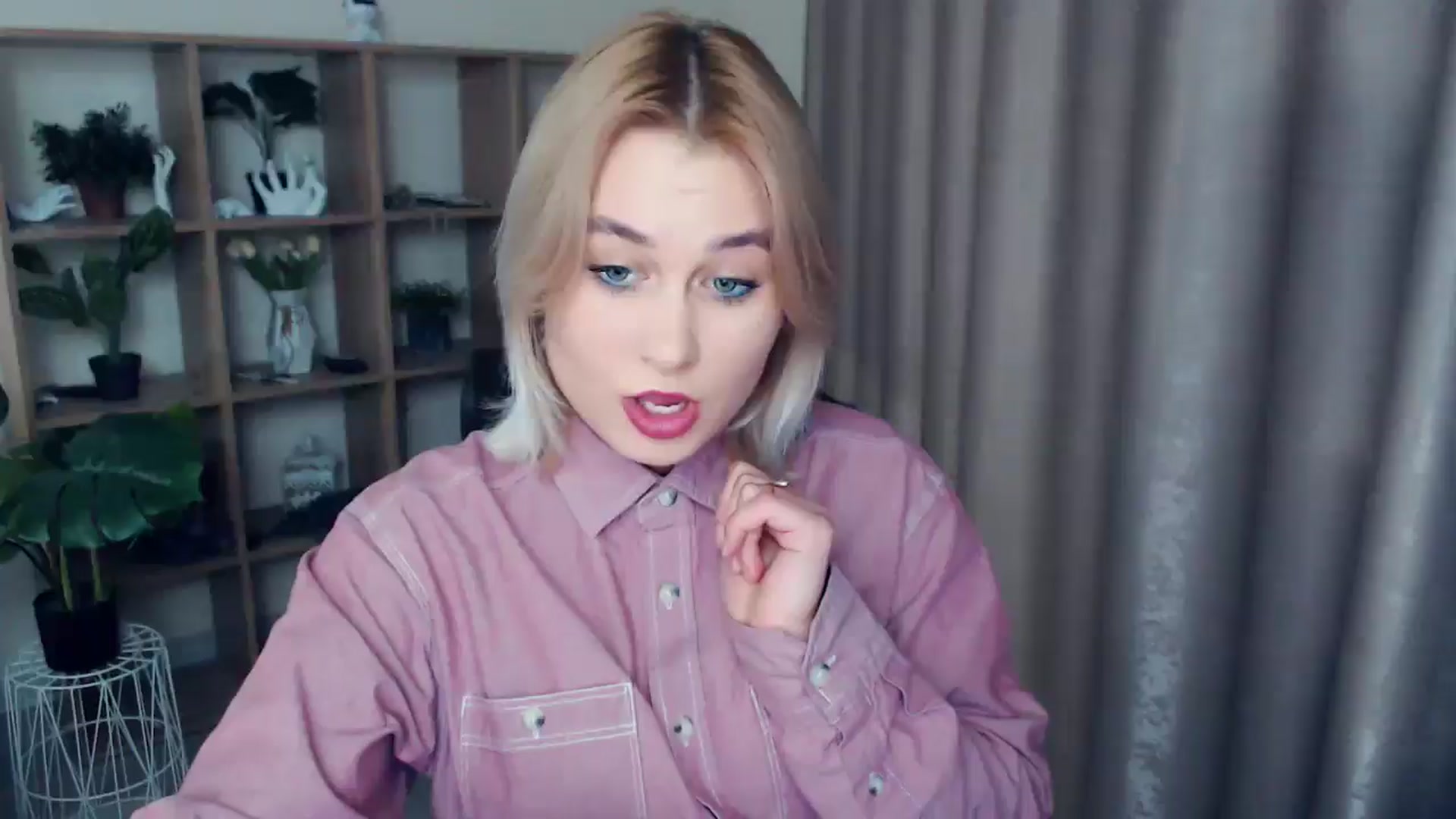 Gallery image thumbnail from Kukla_kolduna's myfreecams stream on, 01/03/2025, 17:01 image 6 of 20