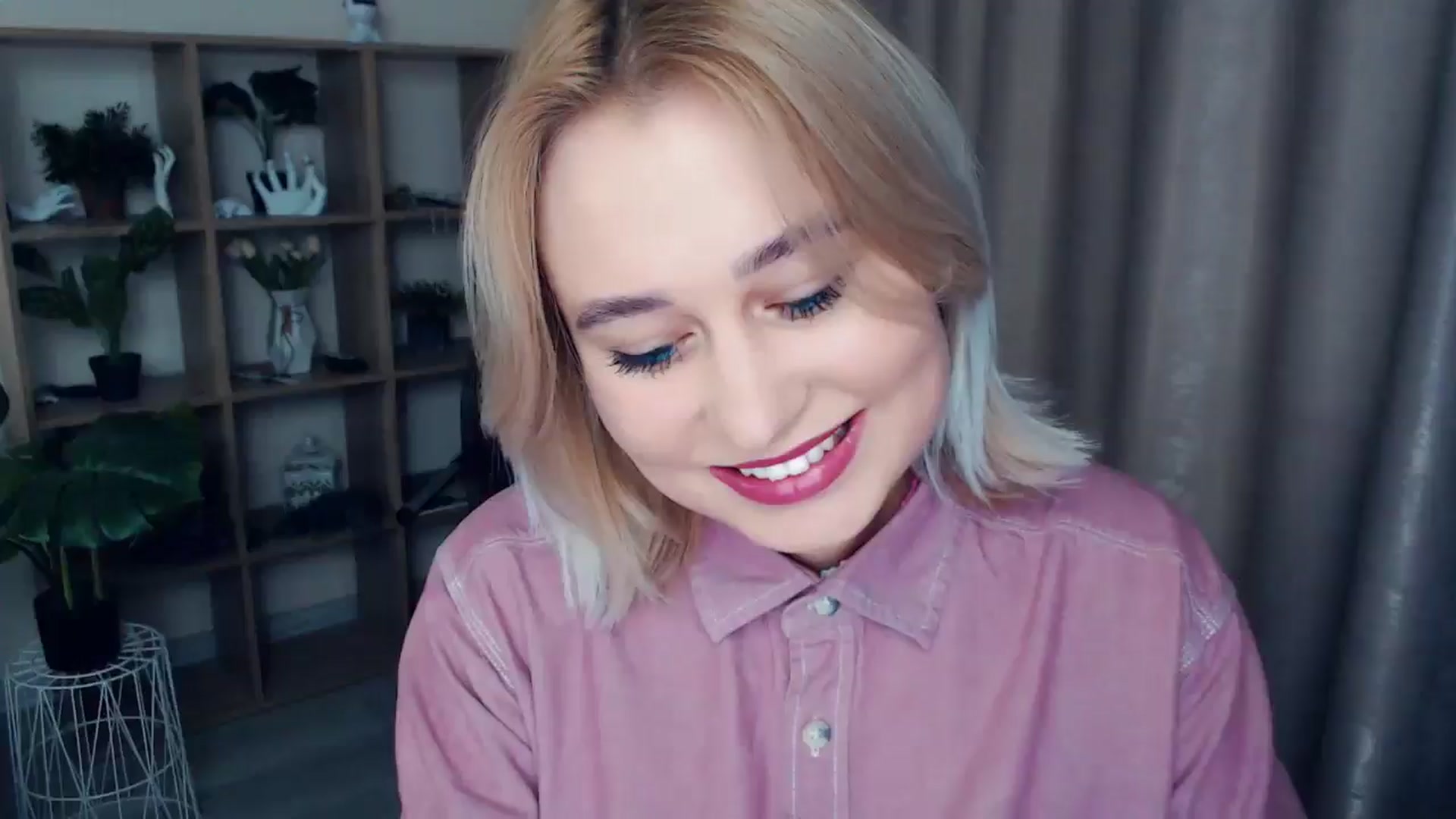 Gallery image thumbnail from Kukla_kolduna's myfreecams stream on, 01/03/2025, 17:01 image 1 of 20
