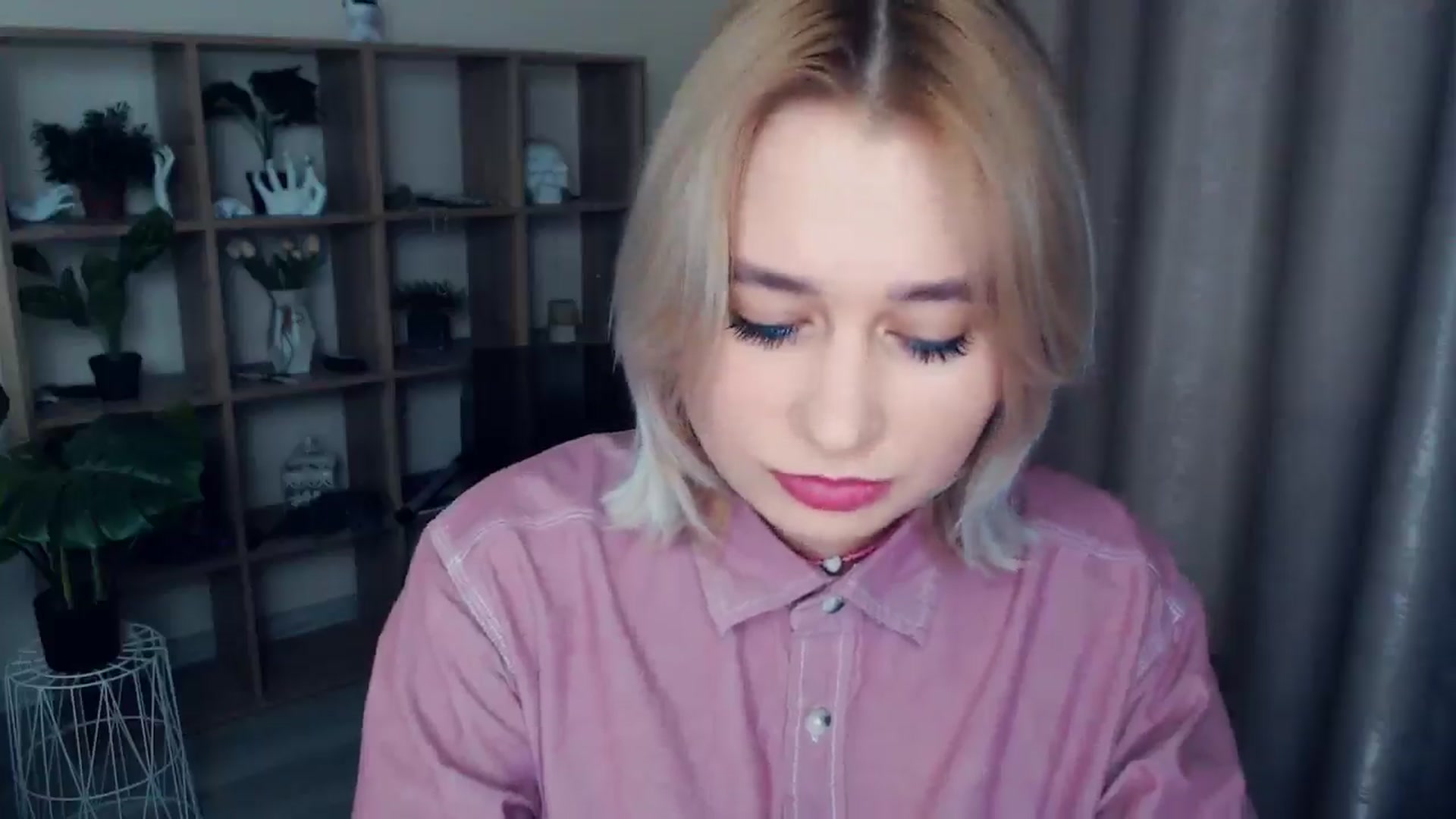 Gallery image thumbnail from Kukla_kolduna's myfreecams stream on, 01/03/2025, 17:01 image 10 of 20