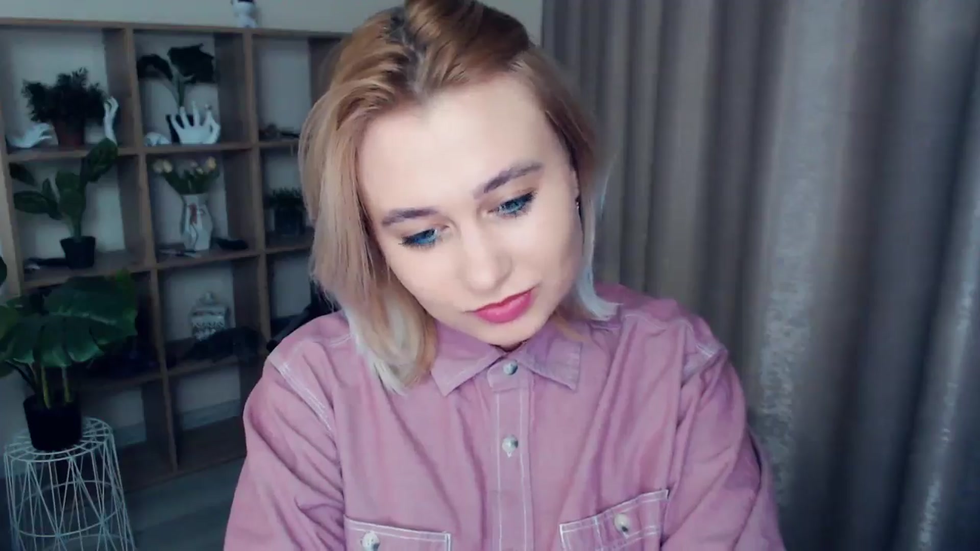 Gallery image thumbnail from Kukla_kolduna's myfreecams stream on, 01/03/2025, 19:07 image 18 of 20
