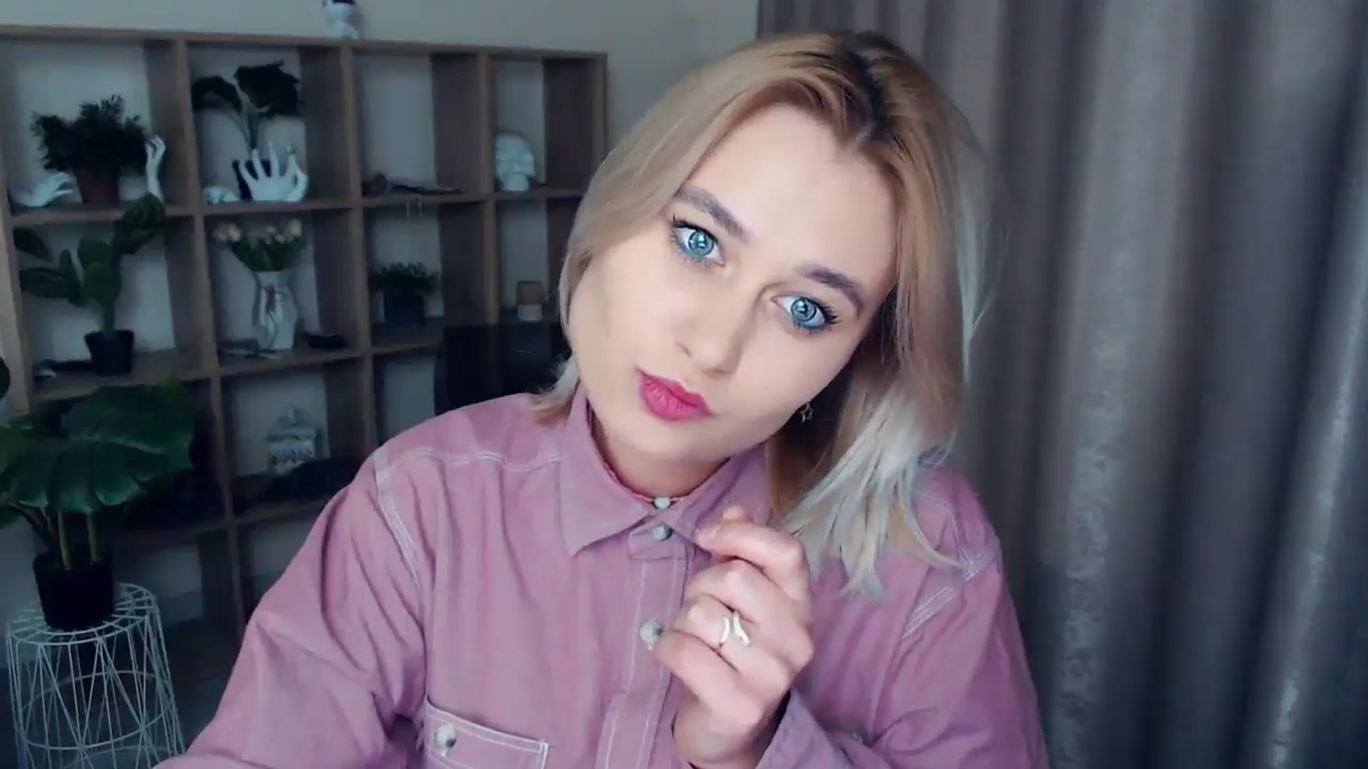 Gallery image thumbnail from Kukla_kolduna's myfreecams stream on, 01/03/2025, 19:07 image 2 of 20