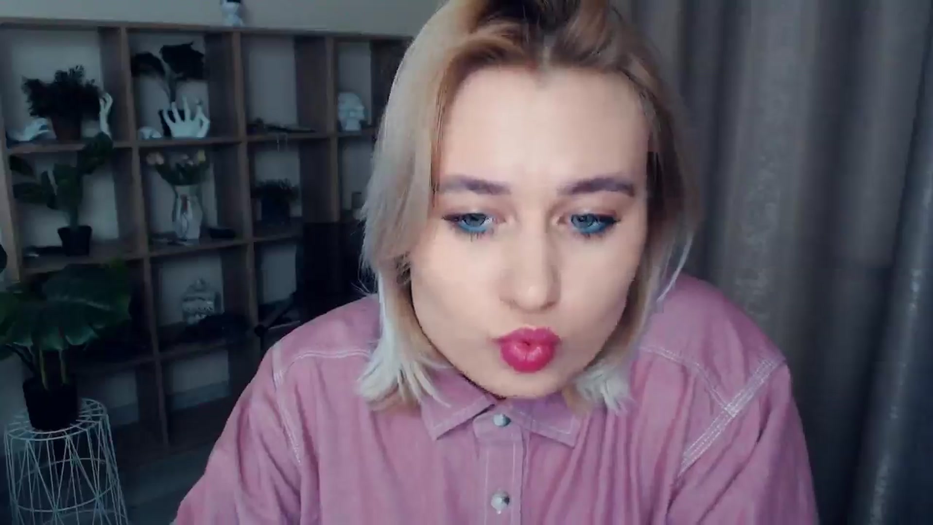 Gallery image thumbnail from Kukla_kolduna's myfreecams stream on, 01/03/2025, 19:07 image 10 of 20