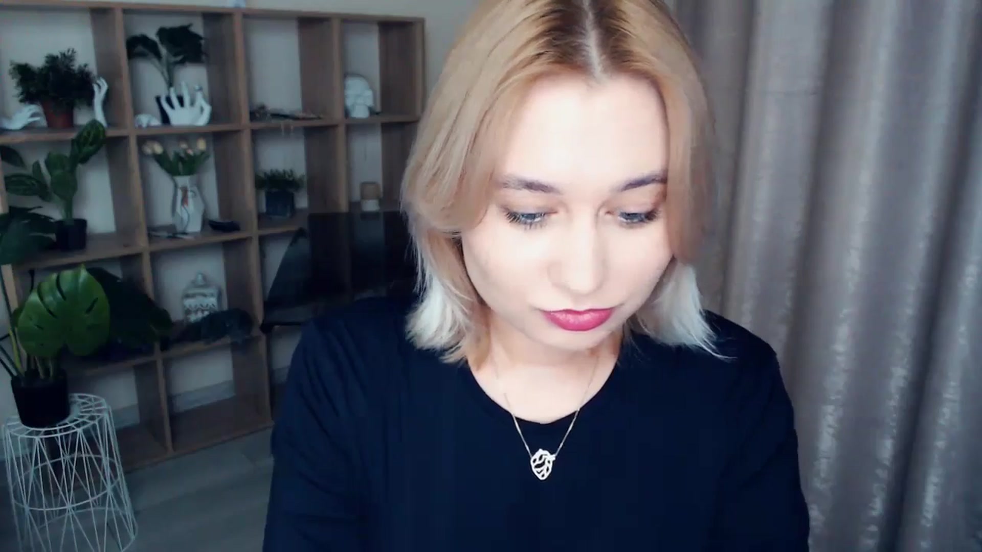 Gallery image thumbnail from Kukla_kolduna's myfreecams stream on, 01/04/2025, 15:42 image 2 of 20