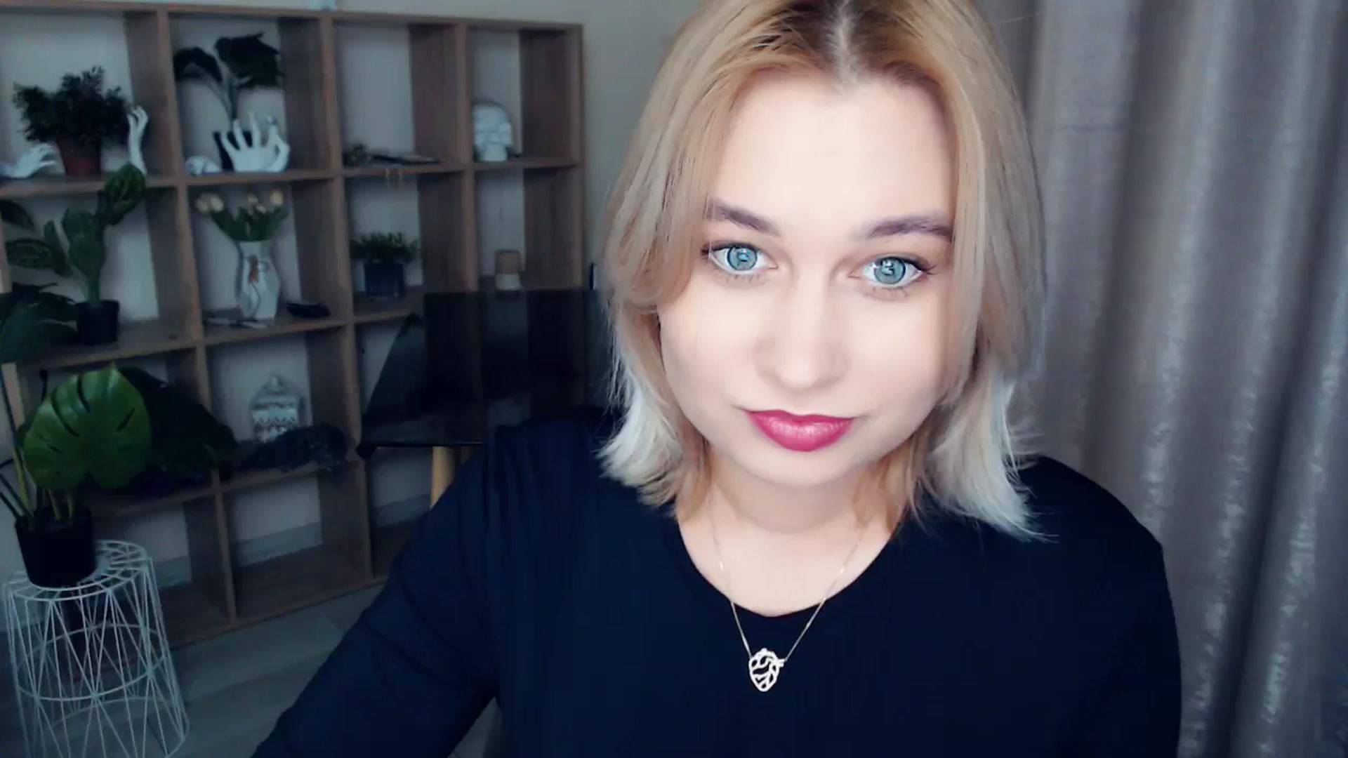Gallery image thumbnail from Kukla_kolduna's myfreecams stream on, 01/04/2025, 15:42 image 4 of 20