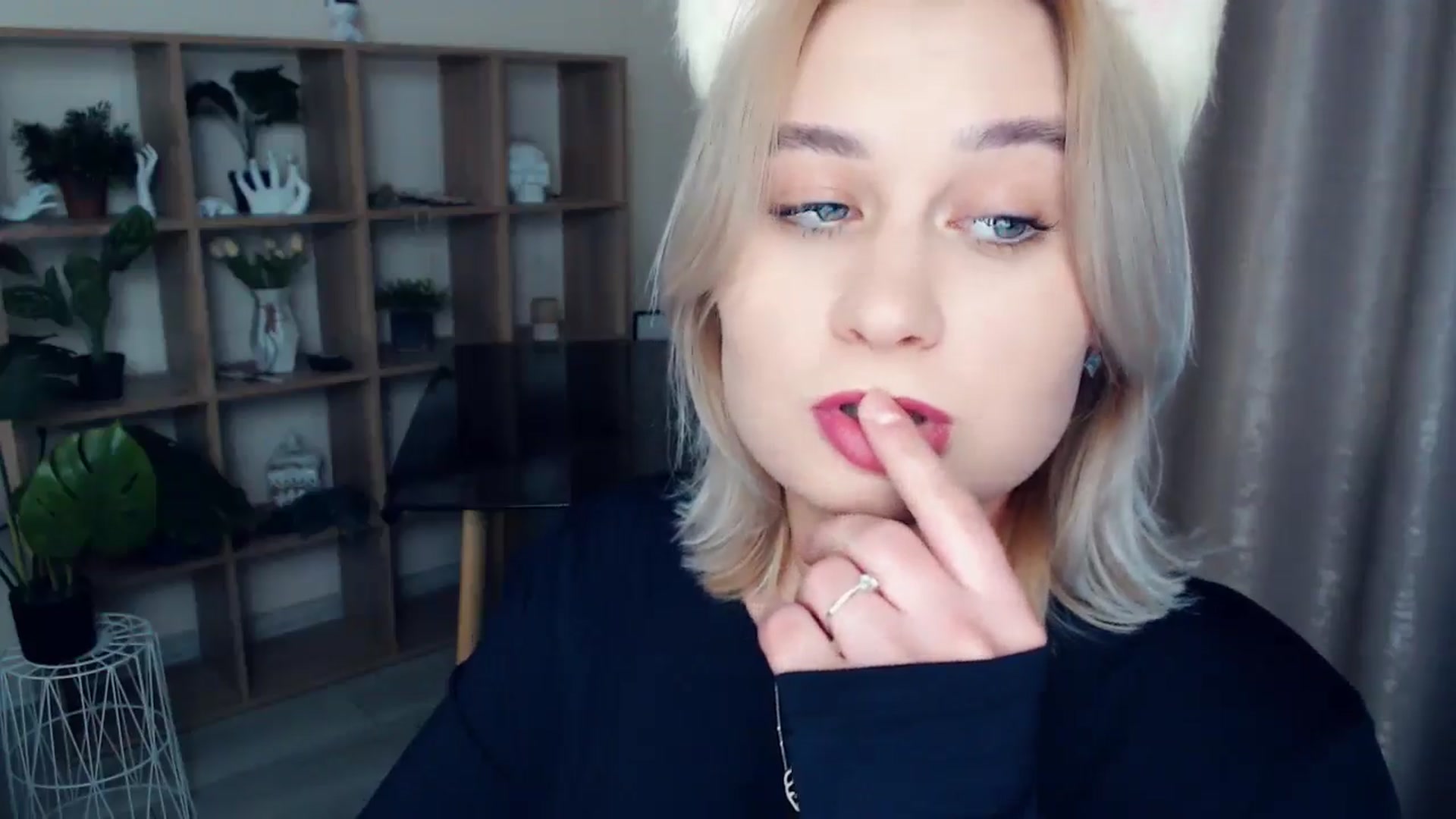 Gallery image thumbnail from Kukla_kolduna's myfreecams stream on, 01/04/2025, 15:42 image 8 of 20