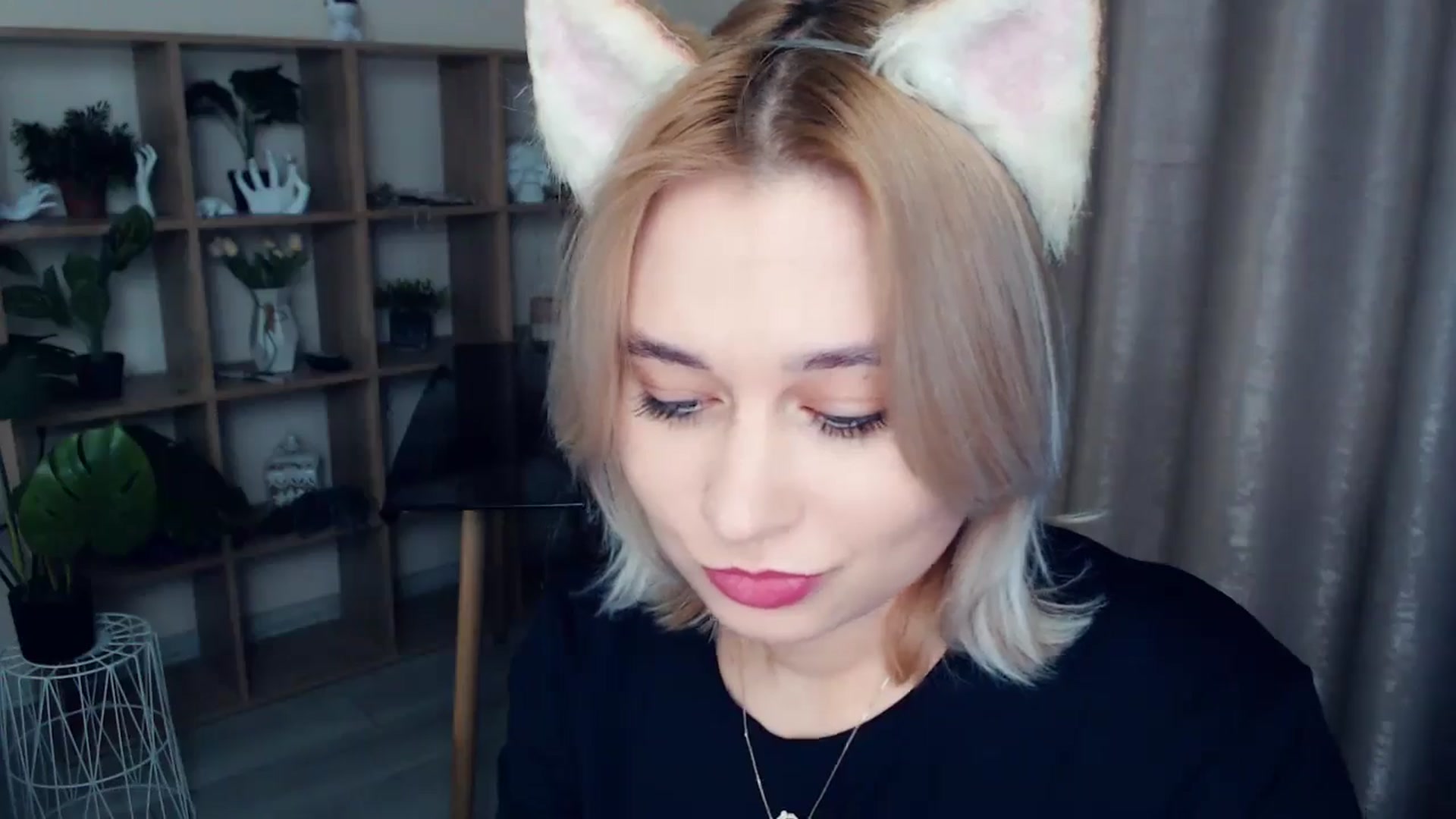 Gallery image thumbnail from Kukla_kolduna's myfreecams stream on, 01/04/2025, 15:42 image 10 of 20