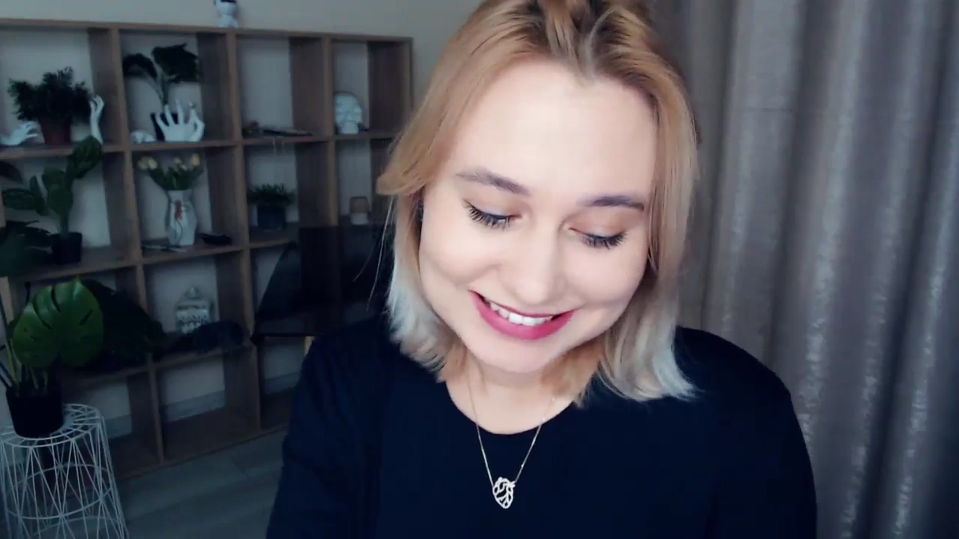 Gallery image thumbnail from Kukla_kolduna's myfreecams stream on, 01/04/2025, 15:42 image 18 of 20