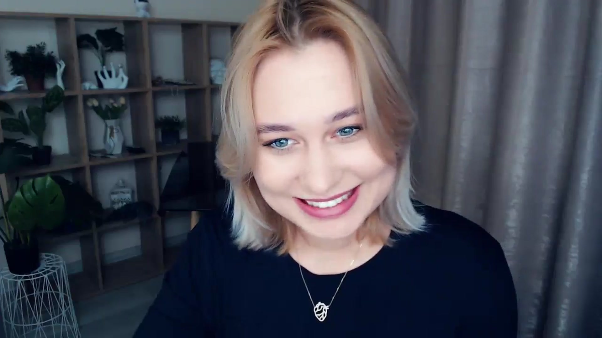 Gallery image thumbnail from Kukla_kolduna's myfreecams stream on, 01/04/2025, 15:42 image 17 of 20