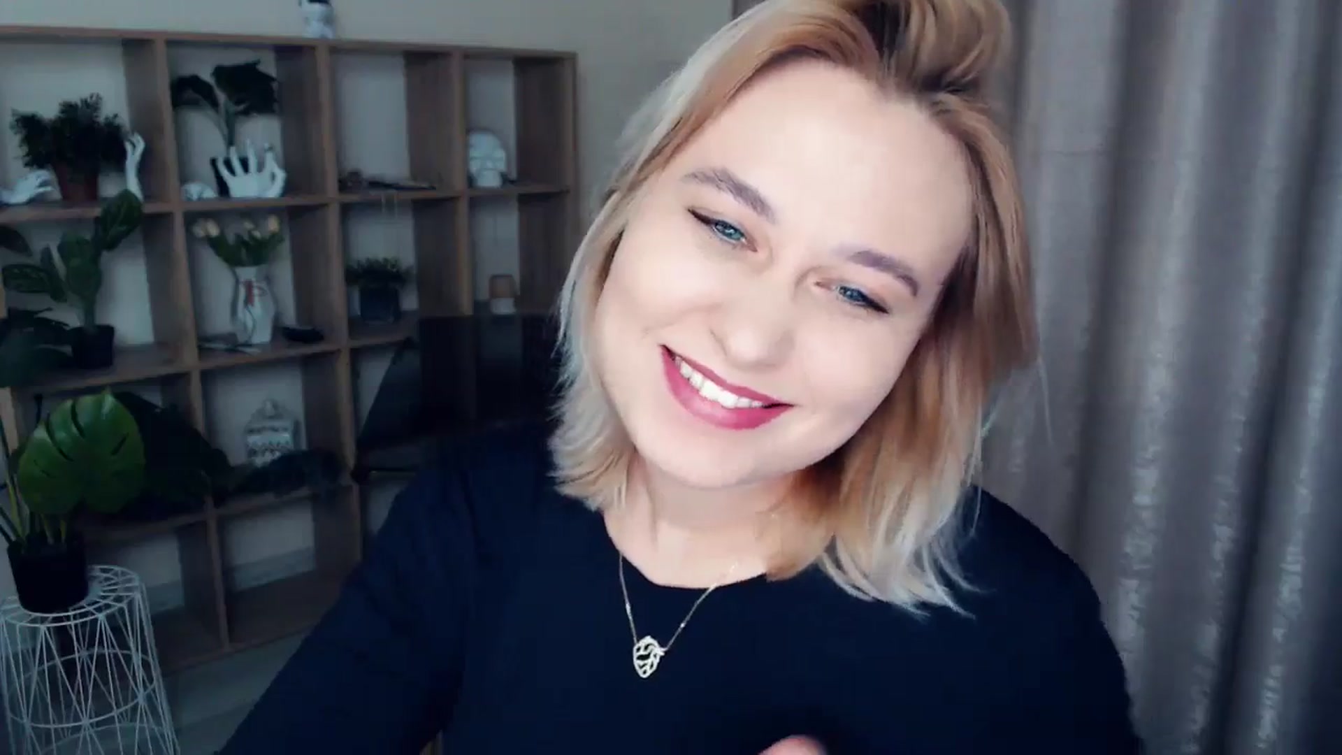 Gallery image thumbnail from Kukla_kolduna's myfreecams stream on, 01/04/2025, 15:42 image 12 of 20
