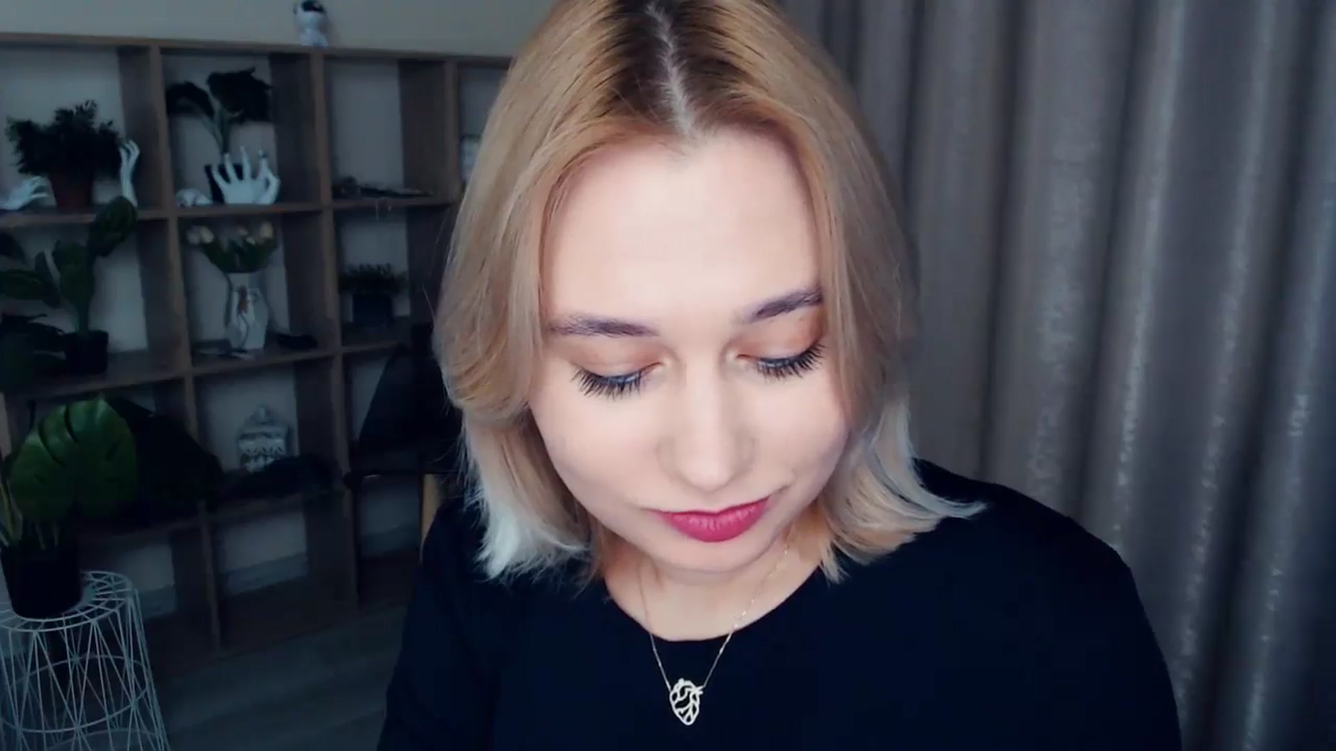 Gallery image thumbnail from Kukla_kolduna's myfreecams stream on, 01/04/2025, 17:28 image 15 of 20