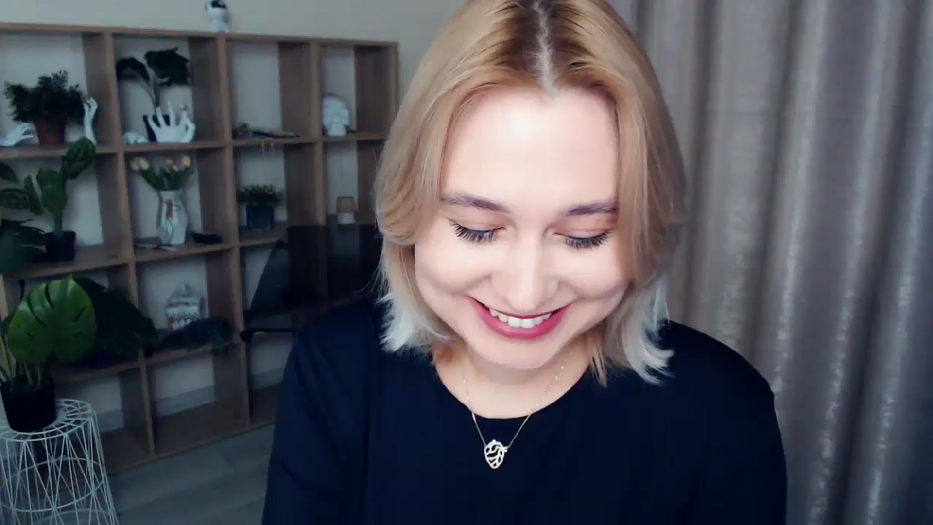 Gallery image thumbnail from Kukla_kolduna's myfreecams stream on, 01/04/2025, 17:28 image 12 of 20