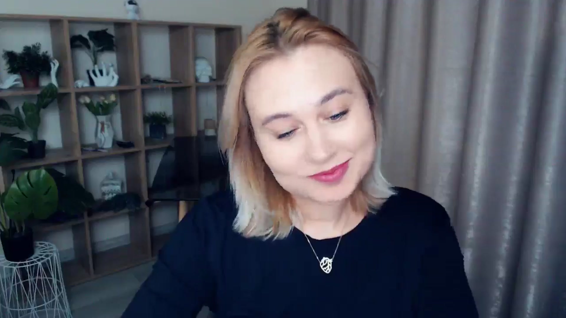 Gallery image thumbnail from Kukla_kolduna's myfreecams stream on, 01/04/2025, 17:28 image 17 of 20
