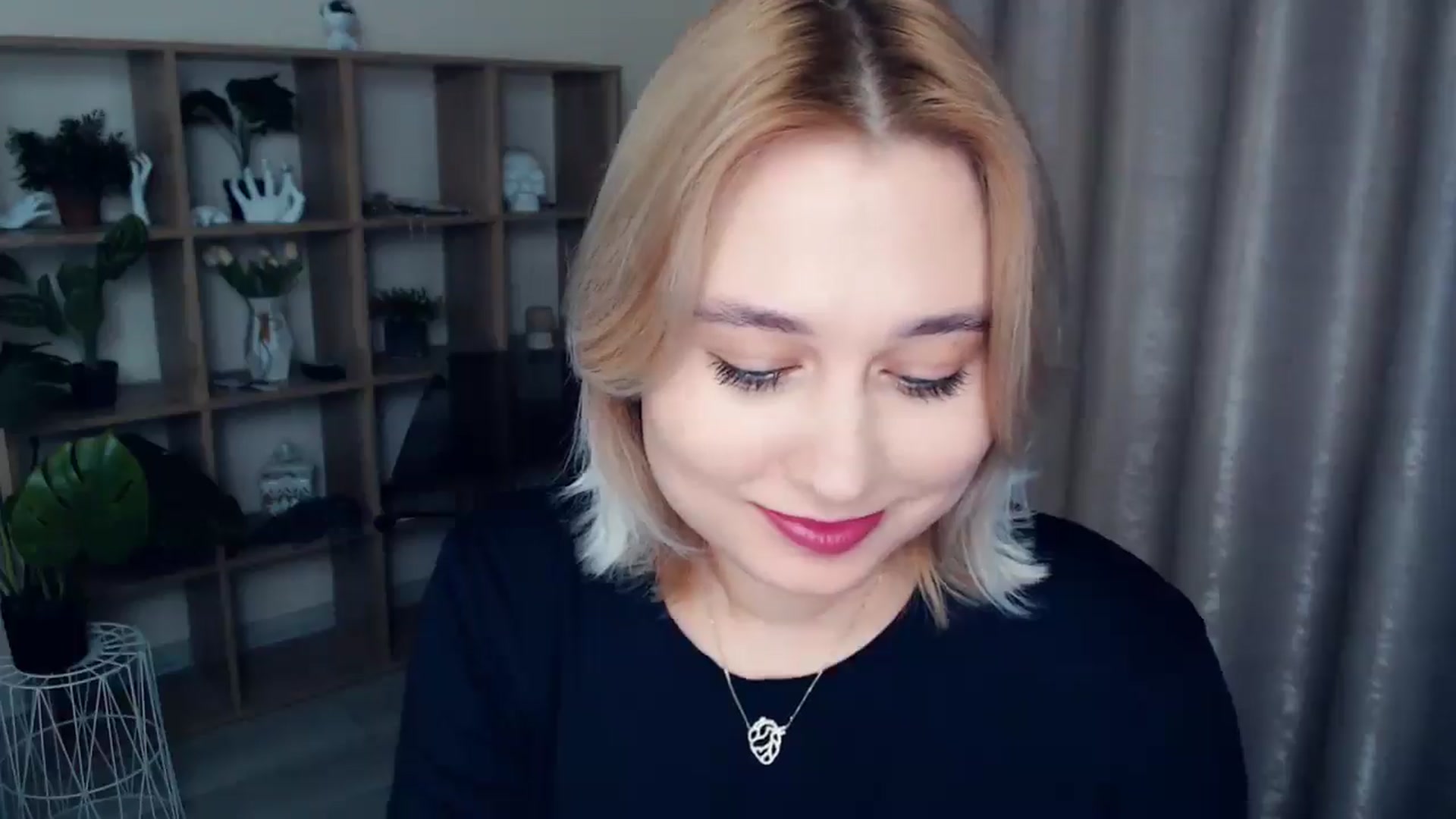 Gallery image thumbnail from Kukla_kolduna's myfreecams stream on, 01/04/2025, 17:28 image 13 of 20