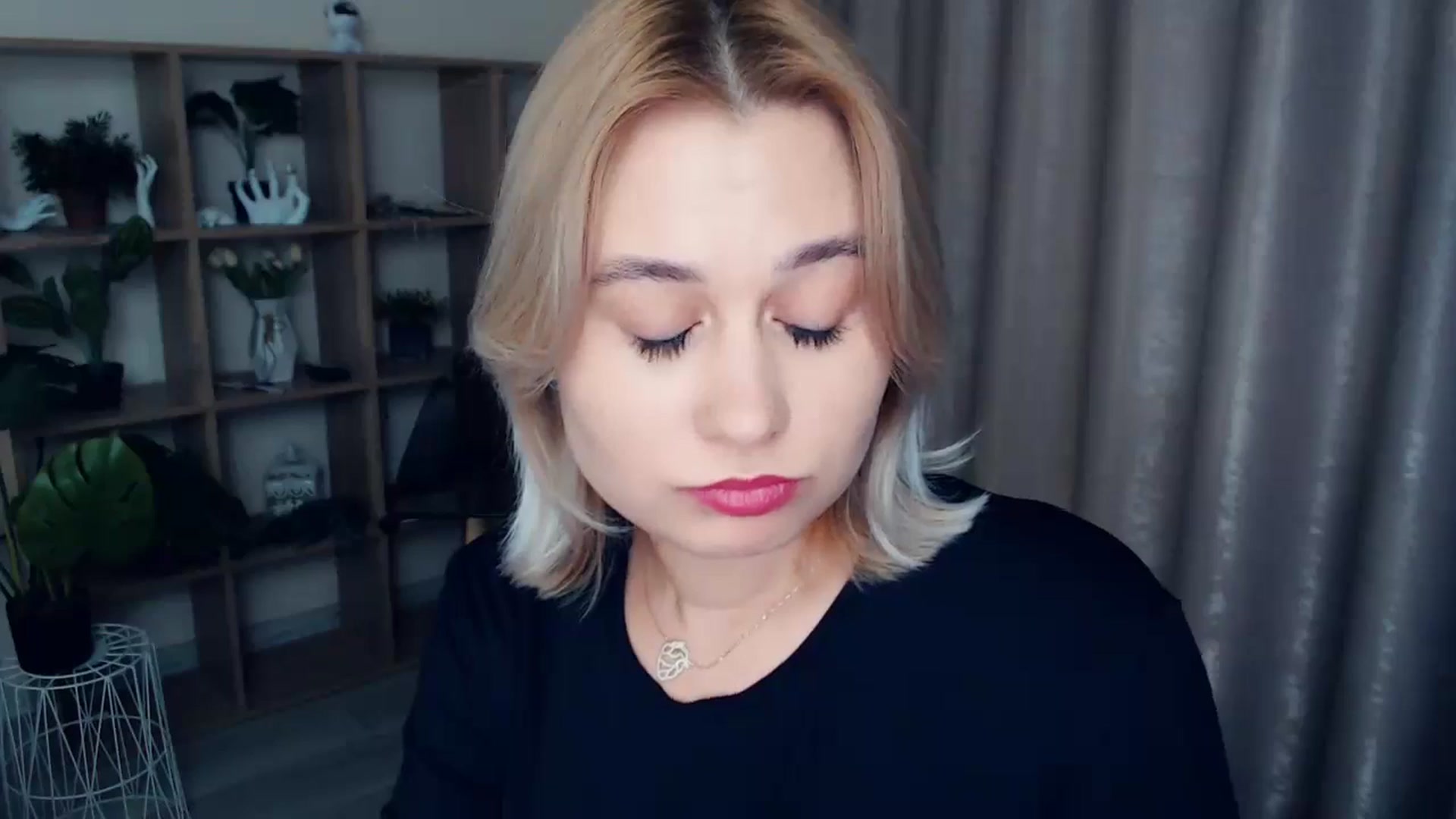 Gallery image thumbnail from Kukla_kolduna's myfreecams stream on, 01/04/2025, 18:49 image 3 of 20
