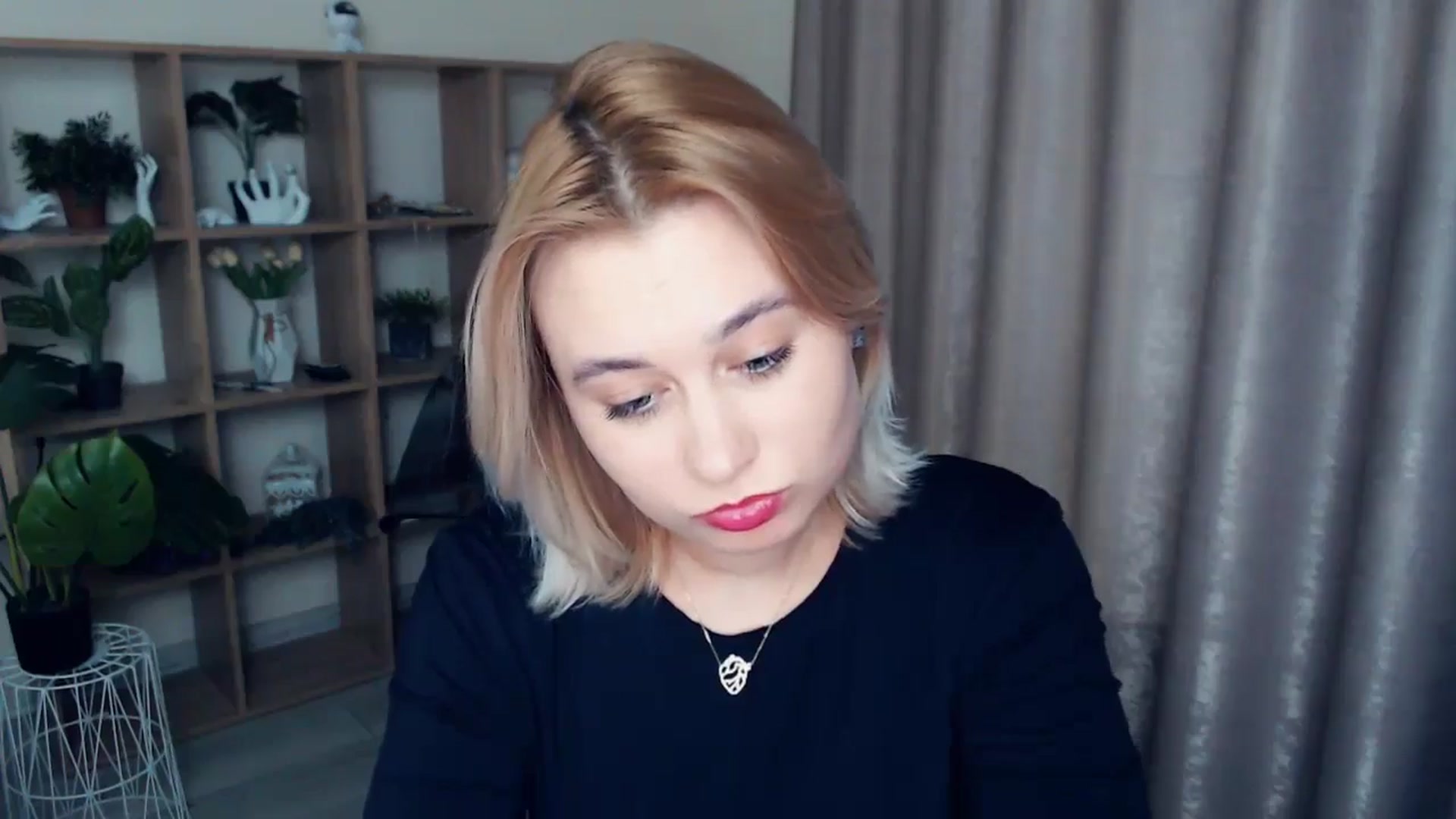 Gallery image thumbnail from Kukla_kolduna's myfreecams stream on, 01/04/2025, 18:49 image 12 of 20