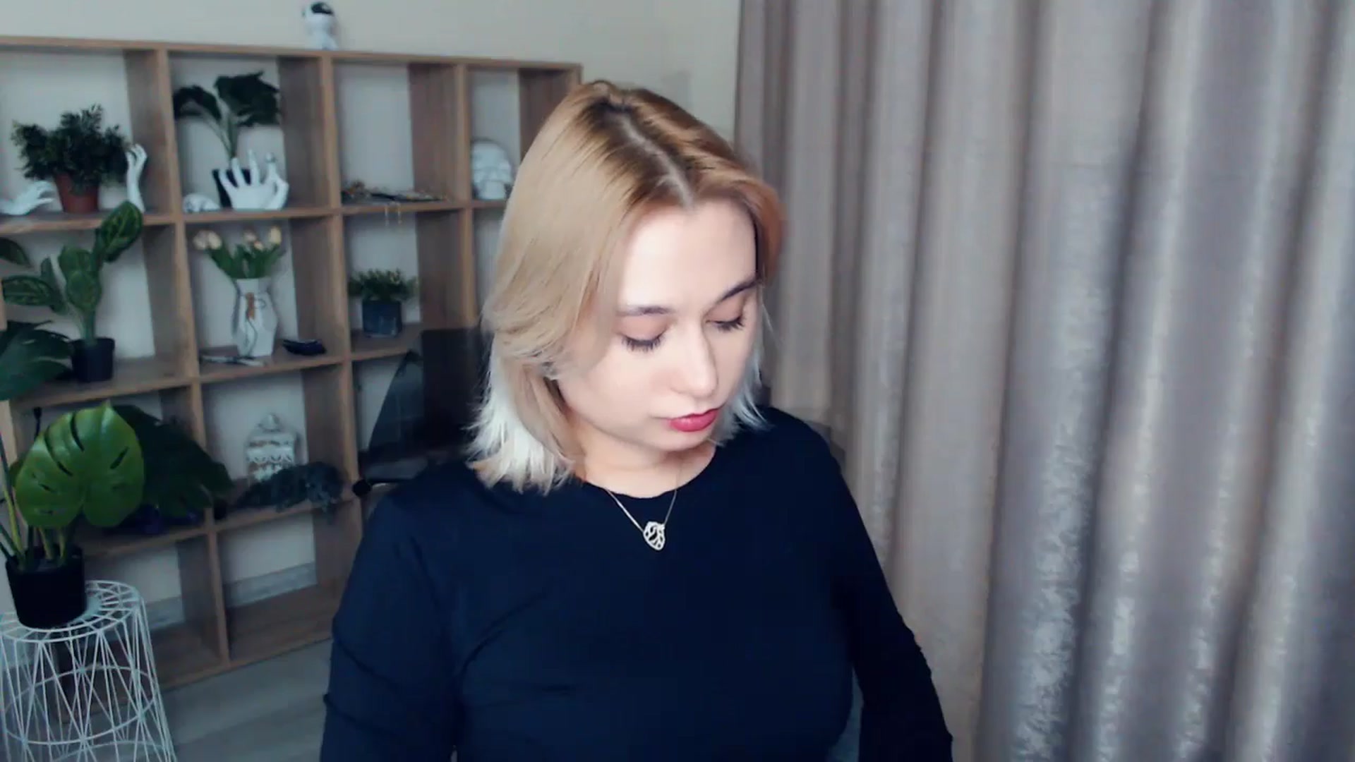Gallery image thumbnail from Kukla_kolduna's myfreecams stream on, 01/04/2025, 18:49 image 15 of 20