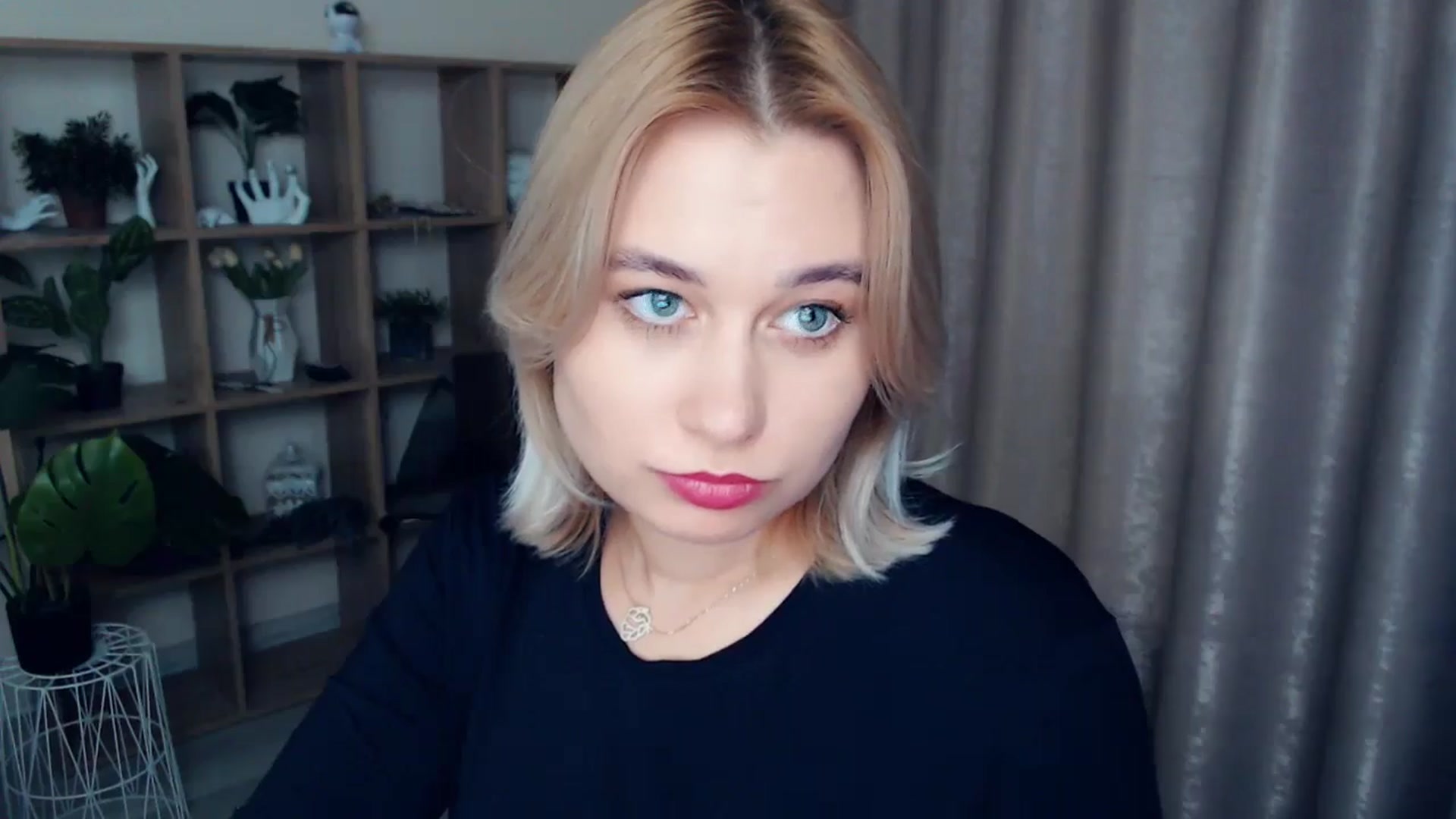 Gallery image thumbnail from Kukla_kolduna's myfreecams stream on, 01/04/2025, 18:49 image 4 of 20