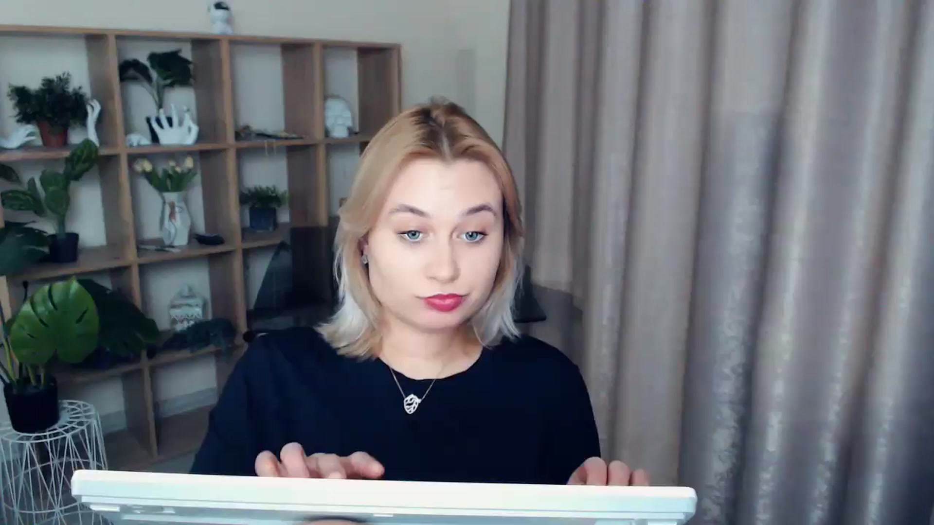 Gallery image thumbnail from Kukla_kolduna's myfreecams stream on, 01/04/2025, 18:49 image 17 of 20