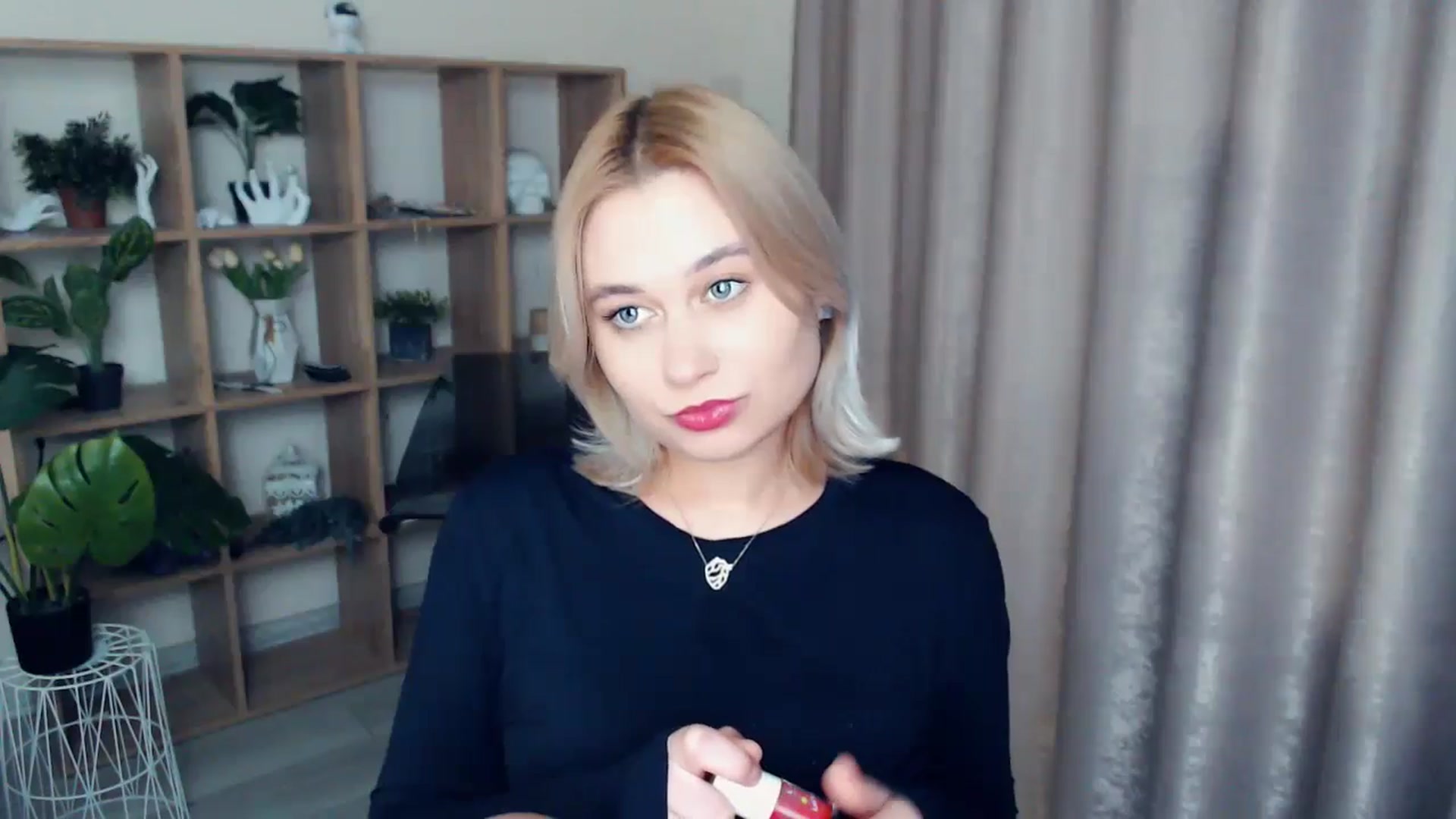 Gallery image thumbnail from Kukla_kolduna's myfreecams stream on, 01/04/2025, 18:49 image 6 of 20