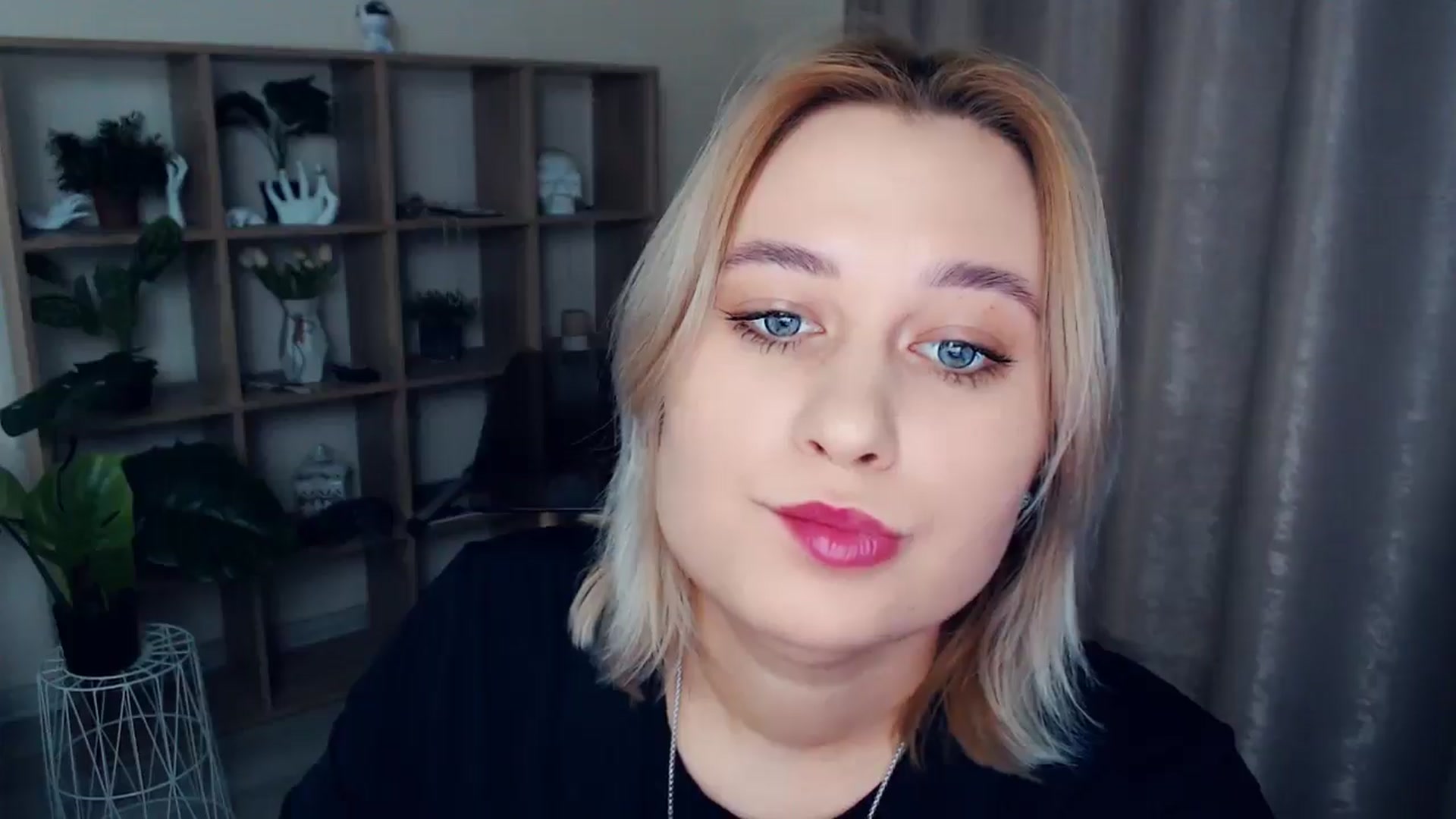 Gallery image thumbnail from Kukla_kolduna's myfreecams stream on, 01/05/2025, 17:10 image 14 of 20