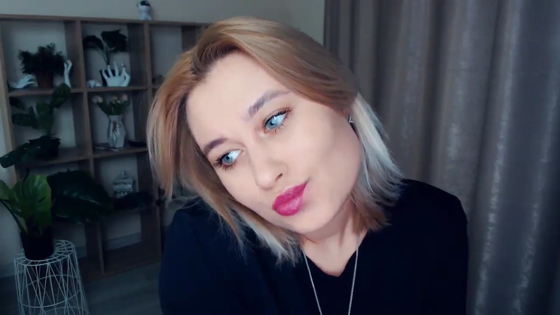 Gallery image thumbnail from Kukla_kolduna's myfreecams stream on, 01/05/2025, 17:10 image 10 of 20