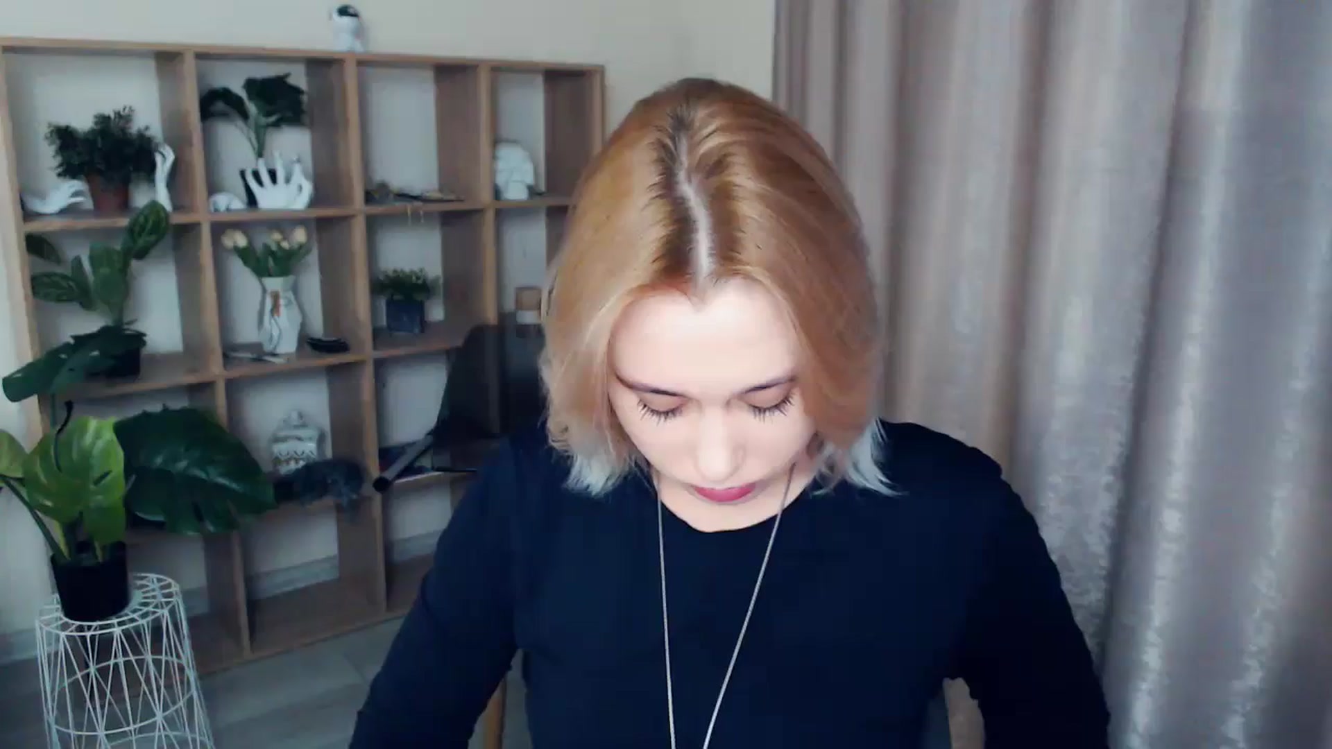Gallery image thumbnail from Kukla_kolduna's myfreecams stream on, 01/05/2025, 17:10 image 1 of 20