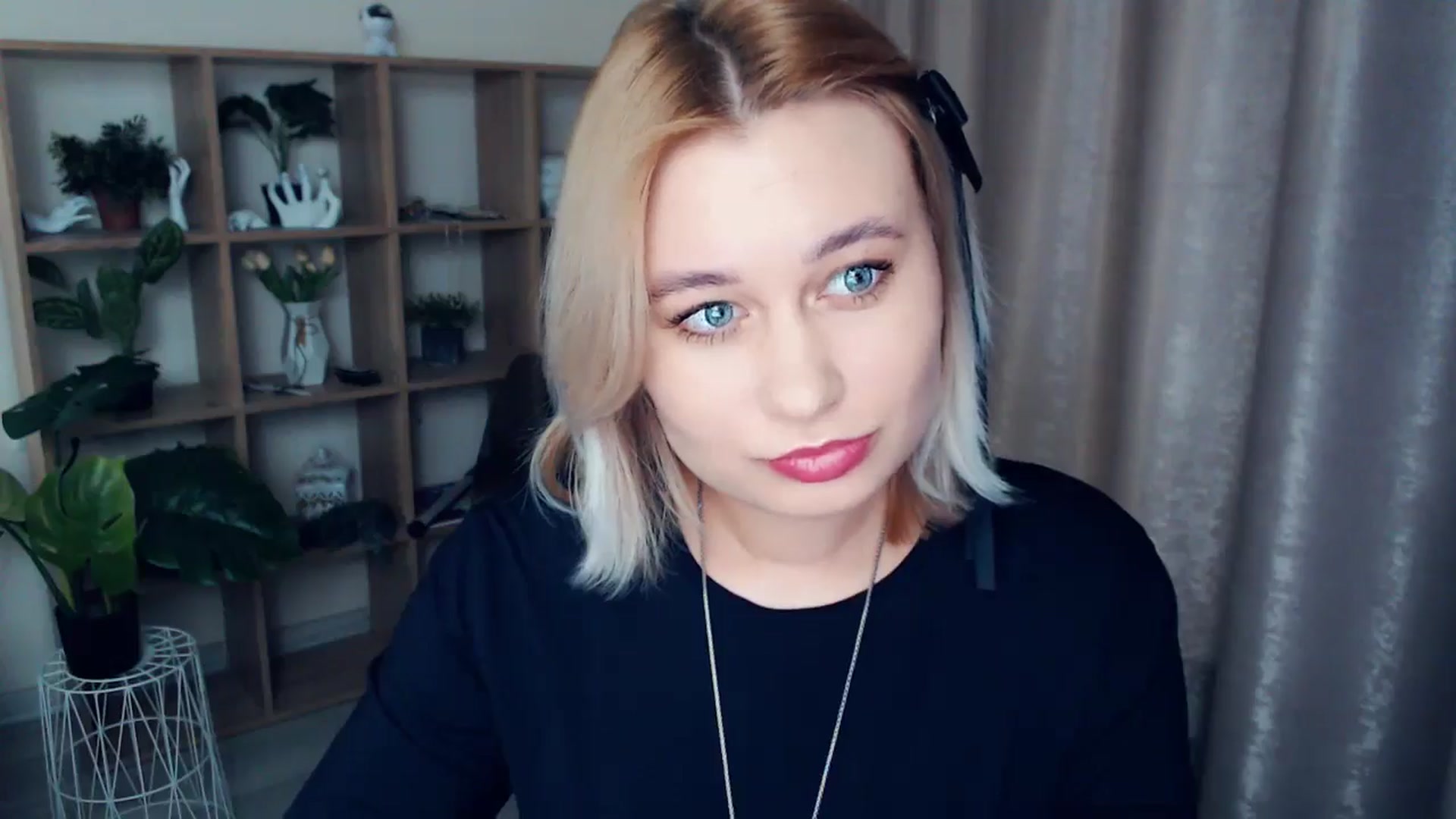 Gallery image thumbnail from Kukla_kolduna's myfreecams stream on, 01/05/2025, 17:10 image 4 of 20