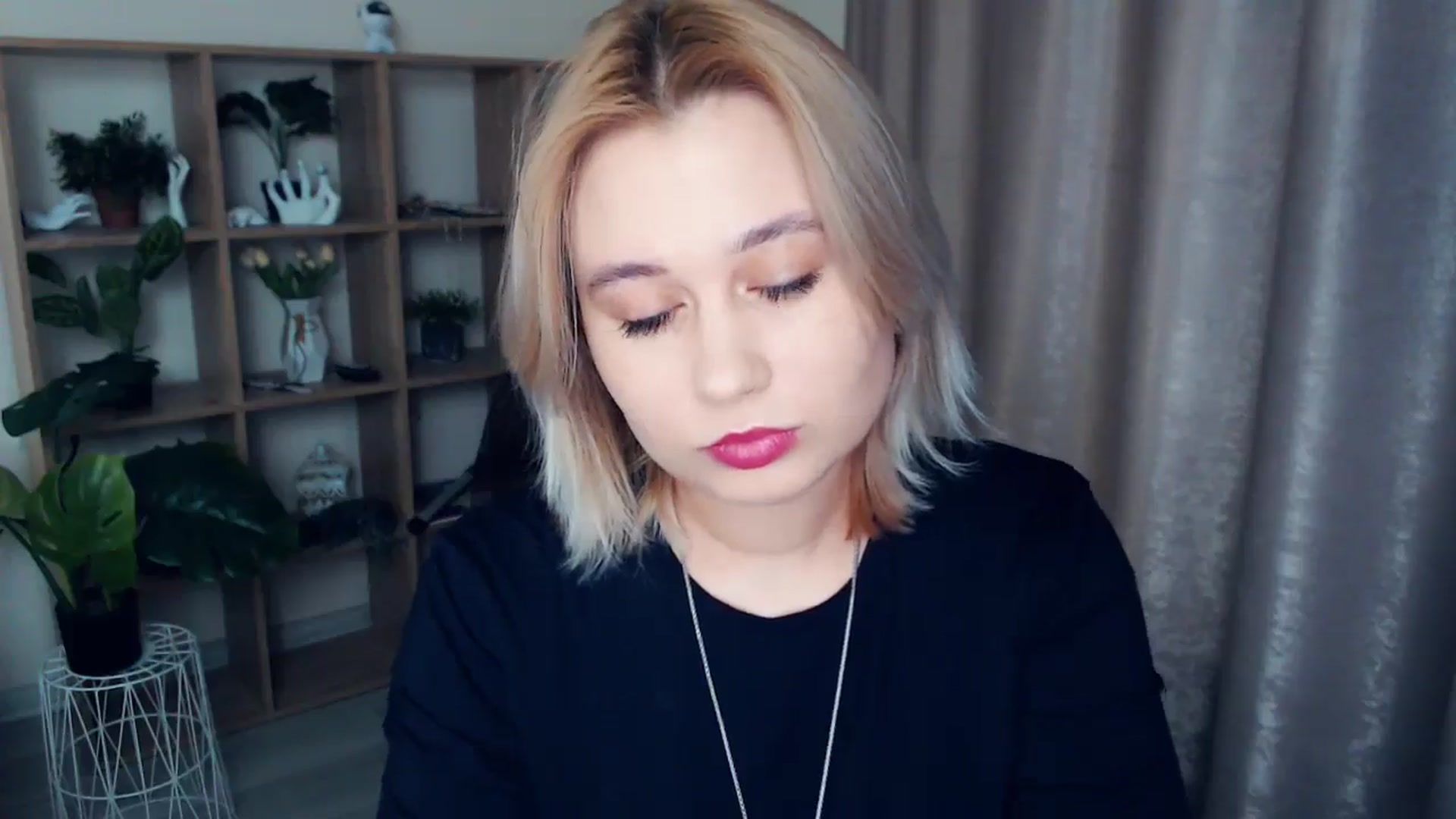 Gallery image thumbnail from Kukla_kolduna's myfreecams stream on, 01/05/2025, 17:10 image 13 of 20