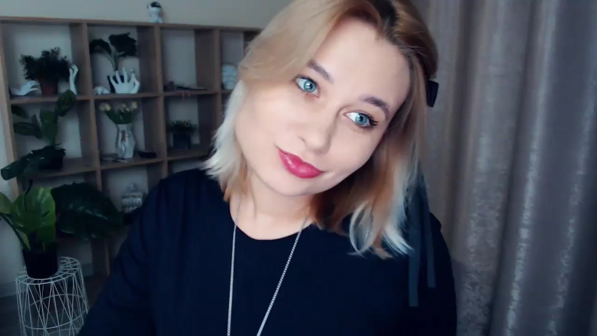 Gallery image thumbnail from Kukla_kolduna's myfreecams stream on, 01/05/2025, 17:10 image 2 of 20