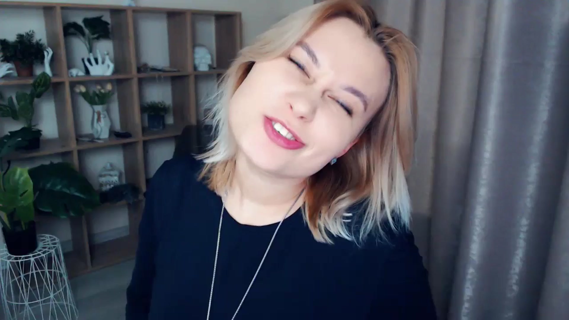 Gallery image thumbnail from Kukla_kolduna's myfreecams stream on, 01/05/2025, 18:20 image 1 of 20