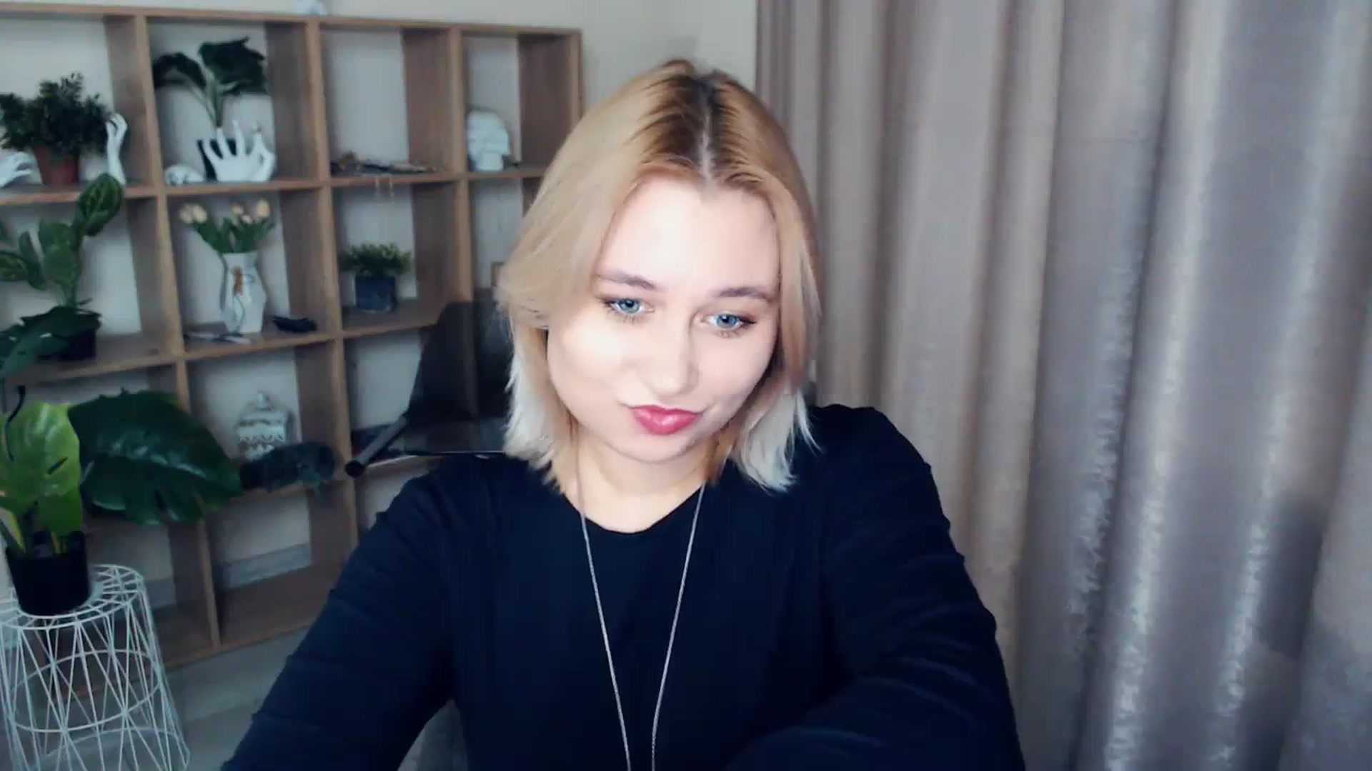Gallery image thumbnail from Kukla_kolduna's myfreecams stream on, 01/05/2025, 18:20 image 13 of 20