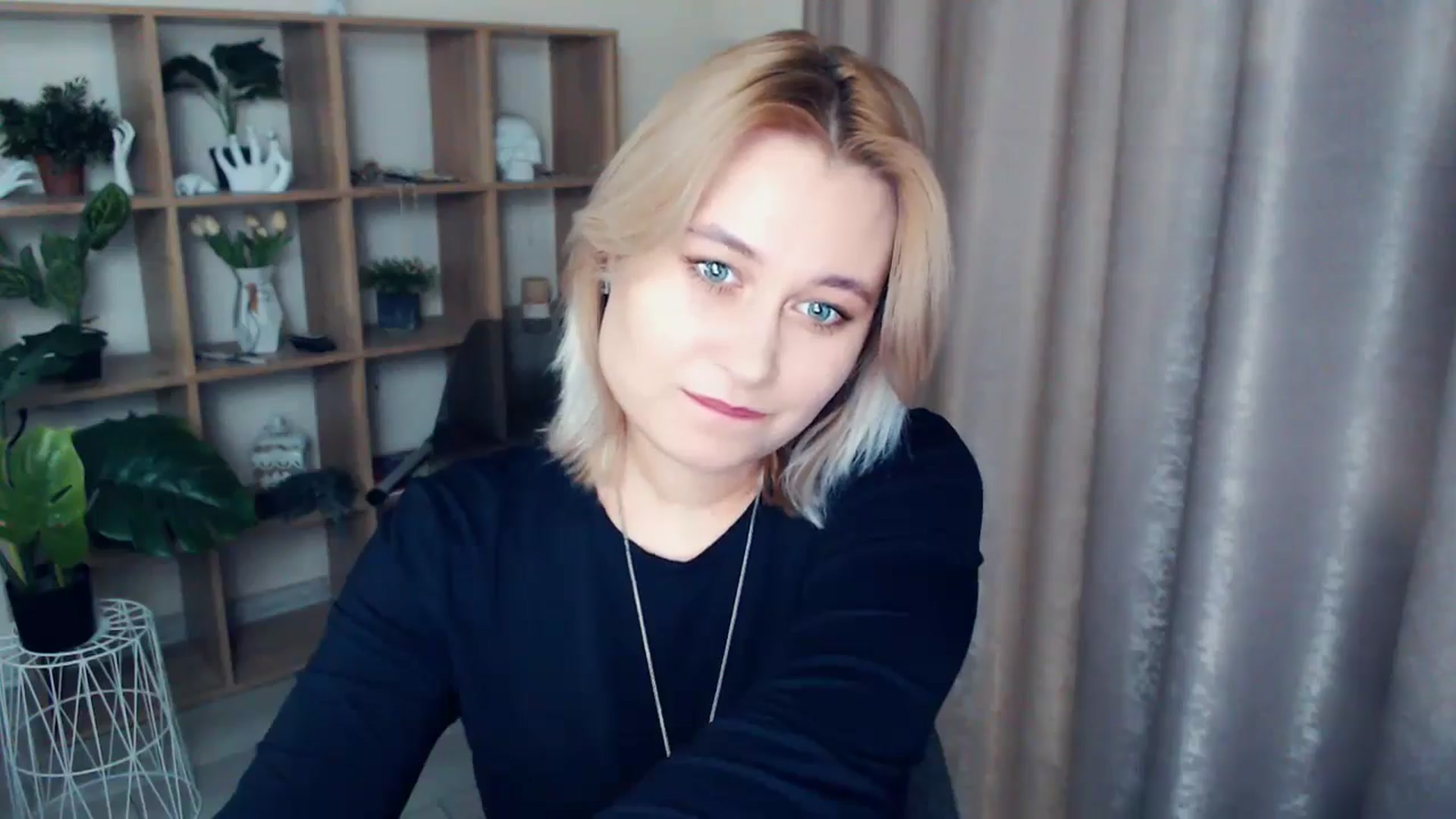 Gallery image thumbnail from Kukla_kolduna's myfreecams stream on, 01/05/2025, 18:20 image 17 of 20
