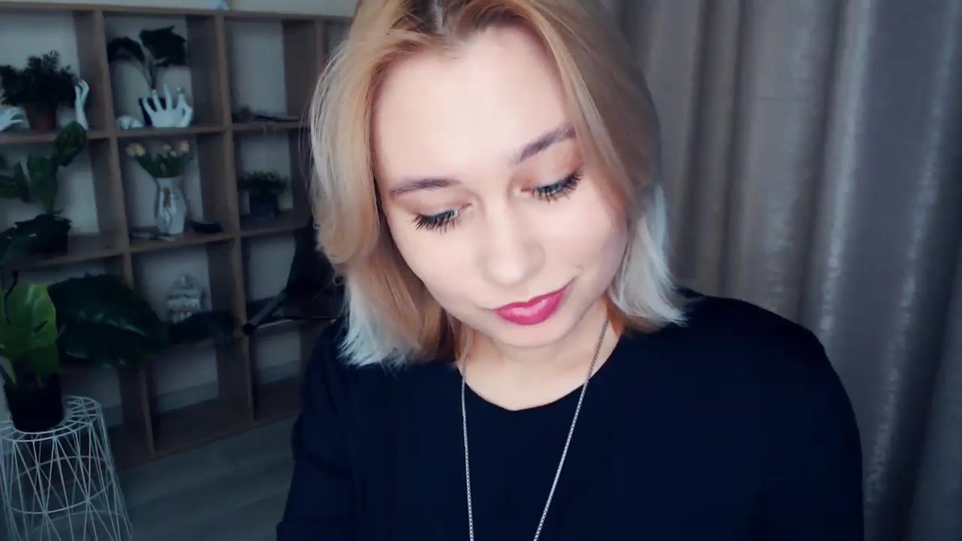 Gallery image thumbnail from Kukla_kolduna's myfreecams stream on, 01/05/2025, 18:20 image 6 of 20