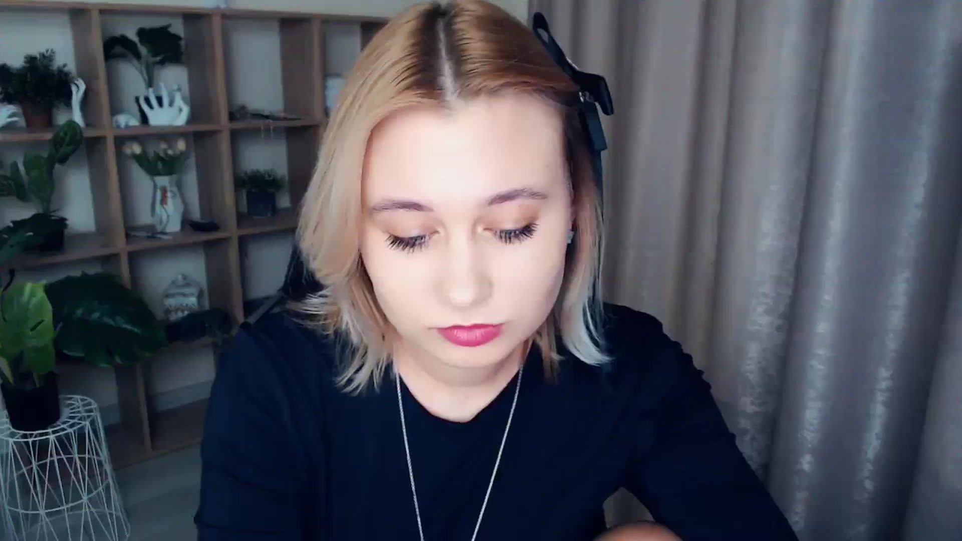 Gallery image thumbnail from Kukla_kolduna's myfreecams stream on, 01/05/2025, 19:15 image 18 of 20