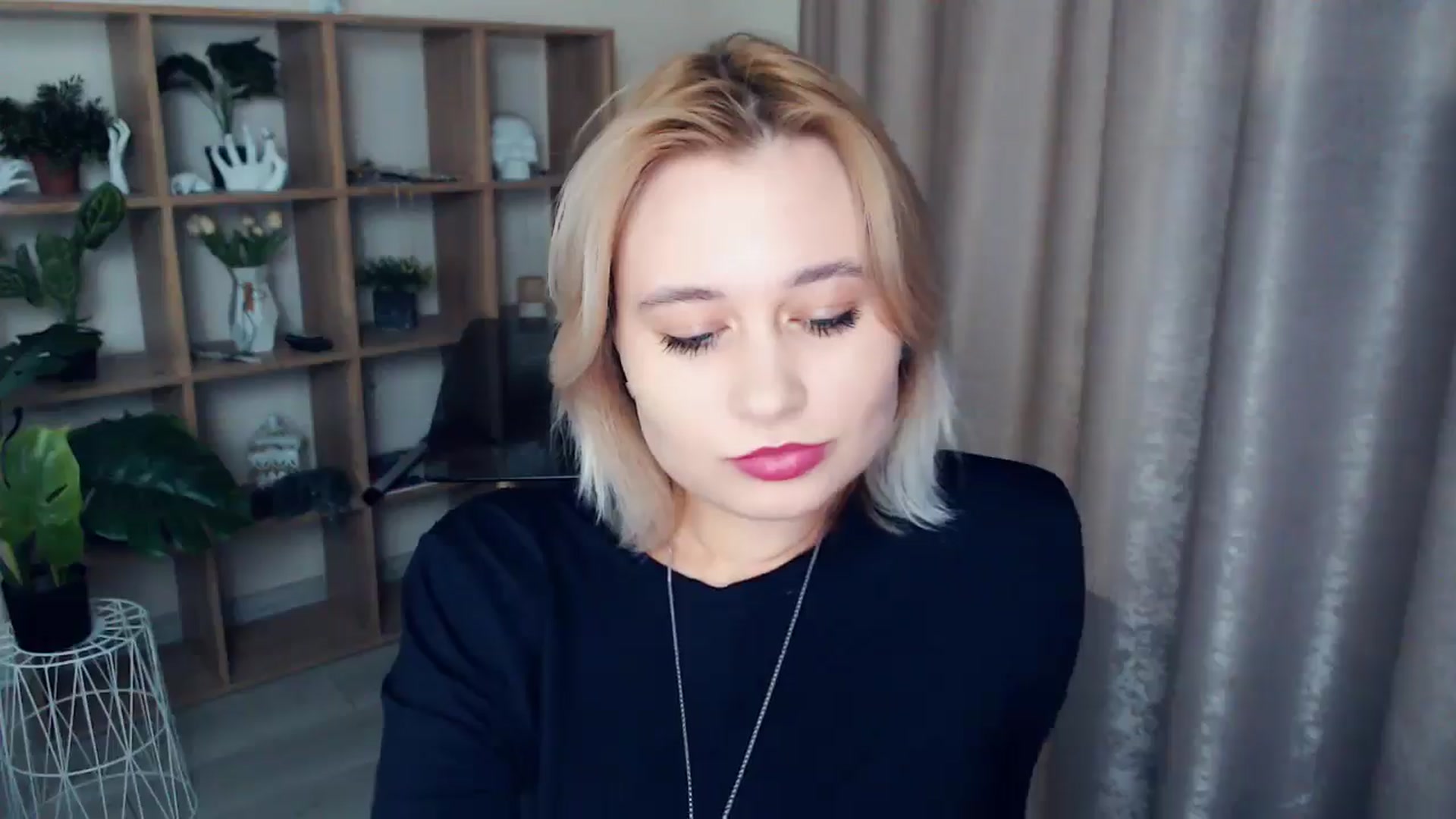 Gallery image thumbnail from Kukla_kolduna's myfreecams stream on, 01/05/2025, 19:15 image 5 of 20
