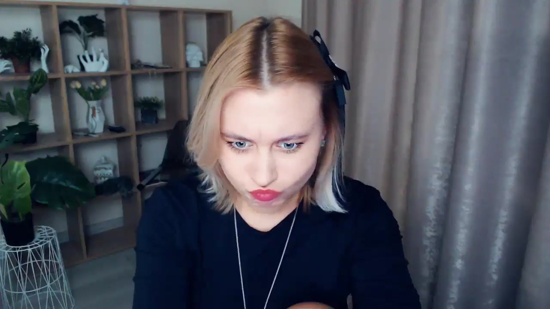 Gallery image thumbnail from Kukla_kolduna's myfreecams stream on, 01/05/2025, 19:15 image 19 of 20
