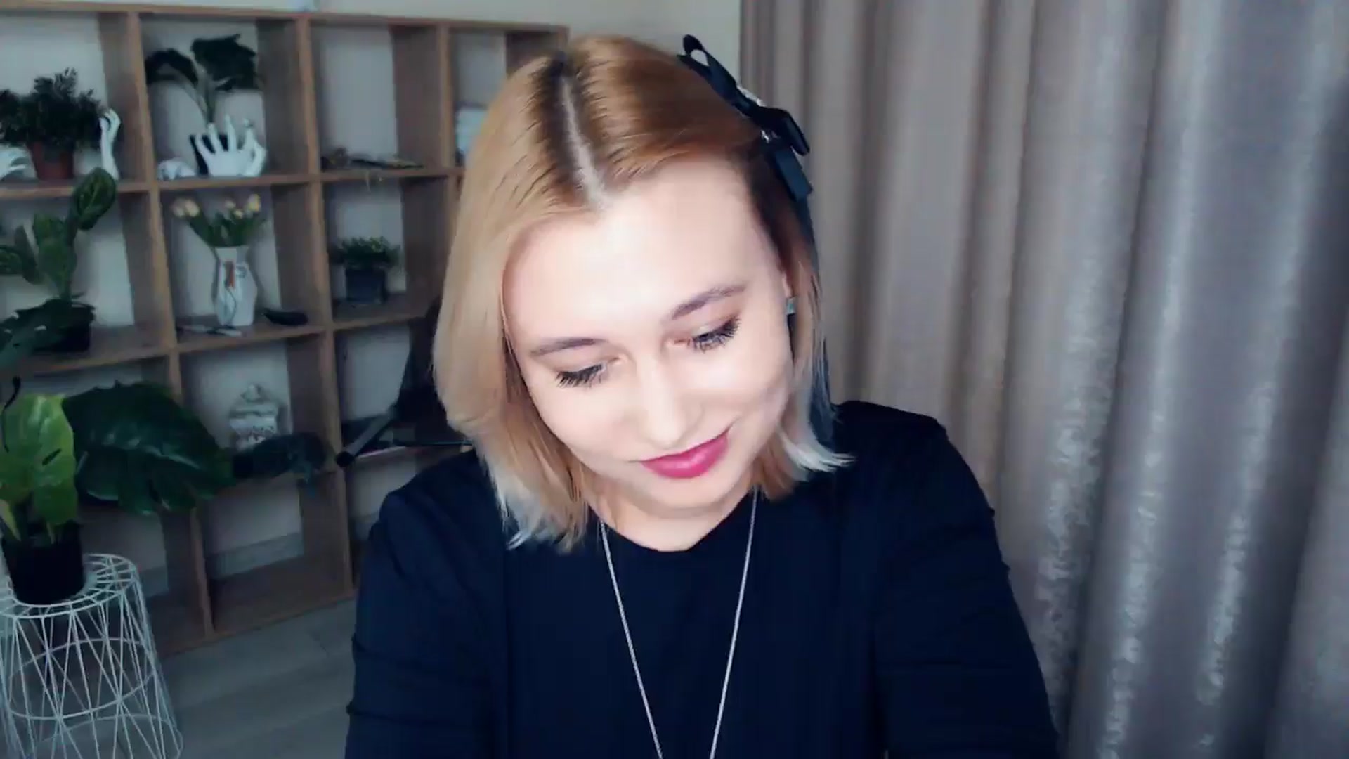 Gallery image thumbnail from Kukla_kolduna's myfreecams stream on, 01/05/2025, 19:15 image 15 of 20