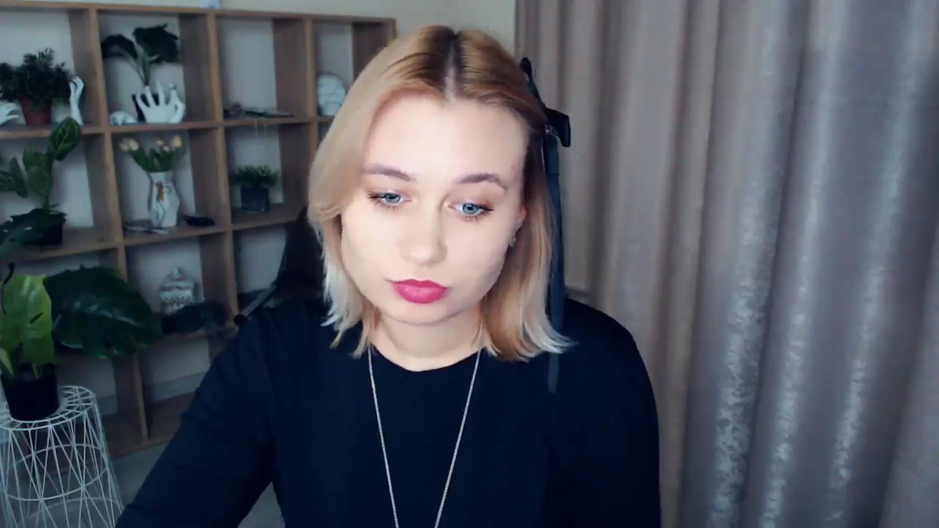 Gallery image thumbnail from Kukla_kolduna's myfreecams stream on, 01/05/2025, 19:15 image 12 of 20