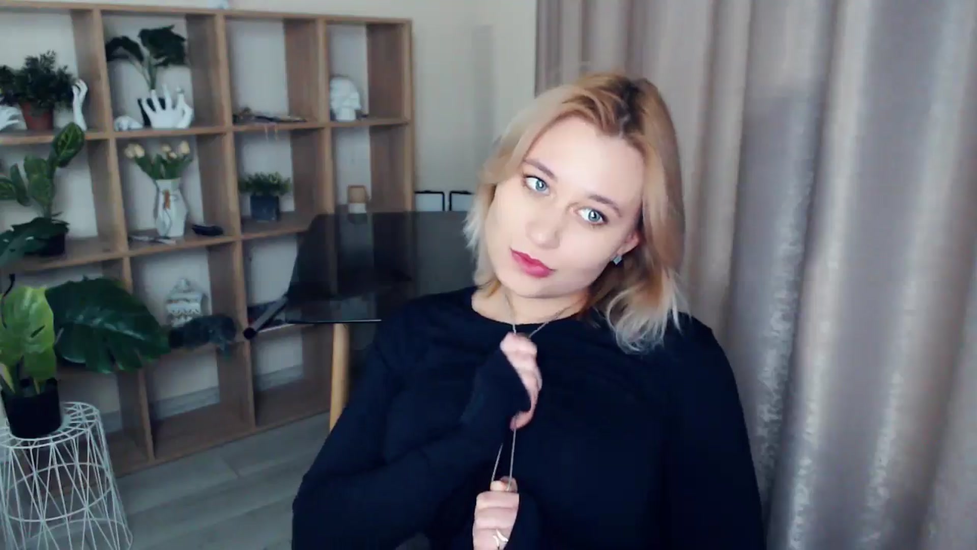 Gallery image thumbnail from Kukla_kolduna's myfreecams stream on, 01/05/2025, 19:15 image 4 of 20