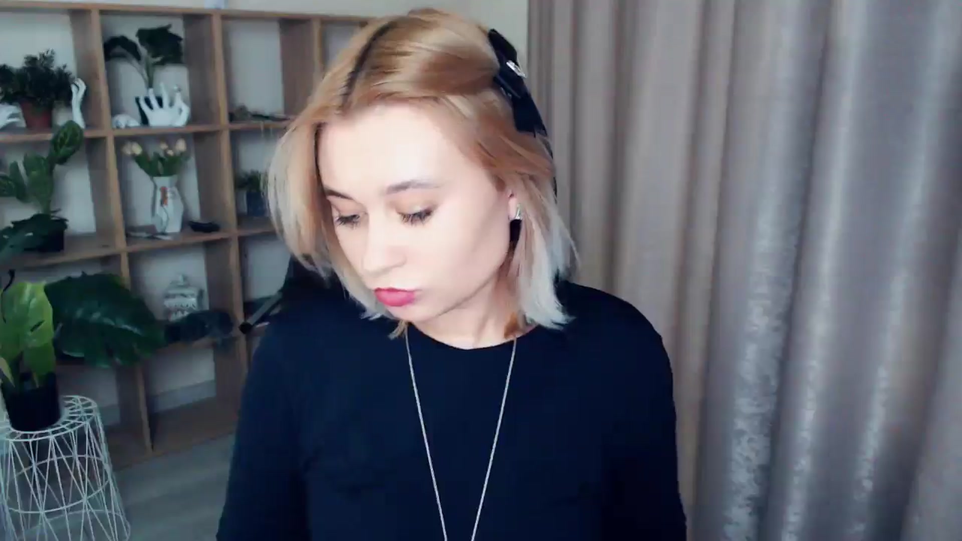 Gallery image thumbnail from Kukla_kolduna's myfreecams stream on, 01/05/2025, 19:15 image 10 of 20