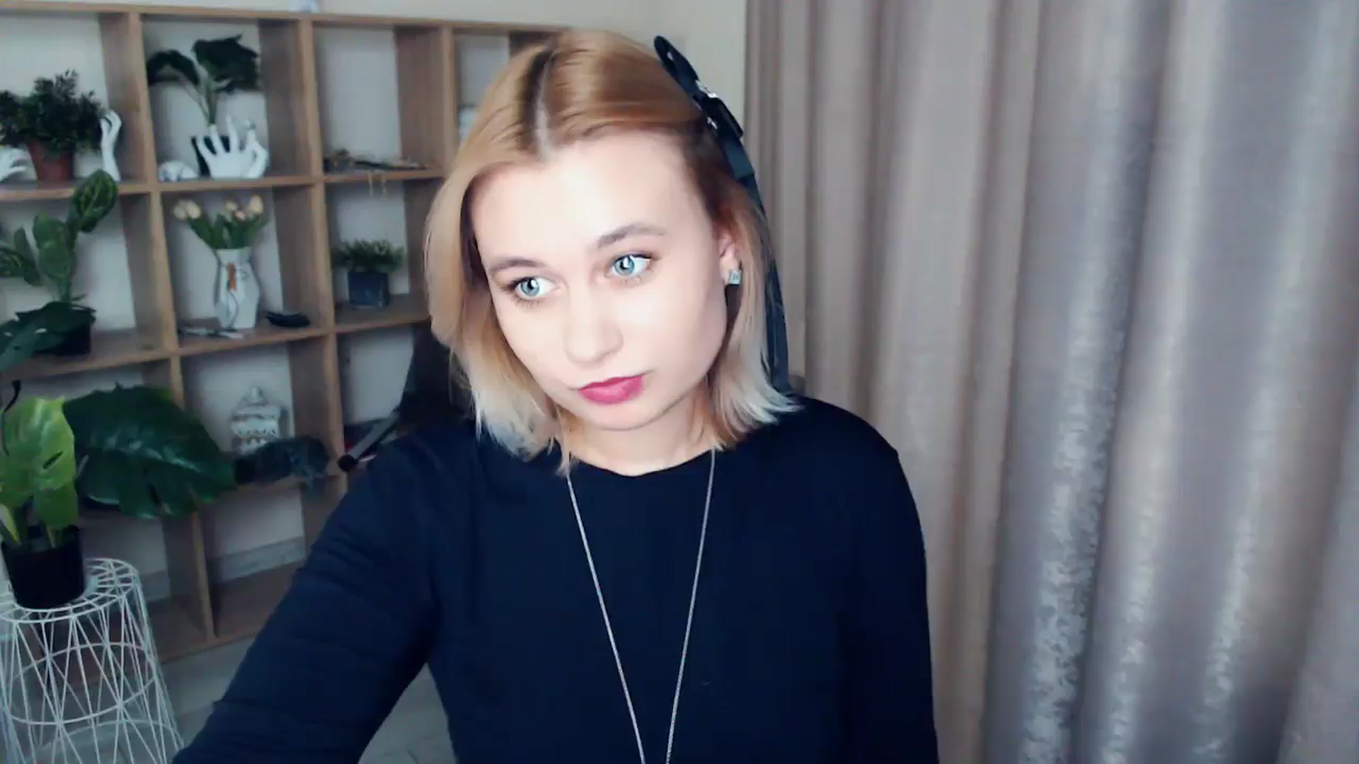 Gallery image thumbnail from Kukla_kolduna's myfreecams stream on, 01/05/2025, 19:15 image 11 of 20