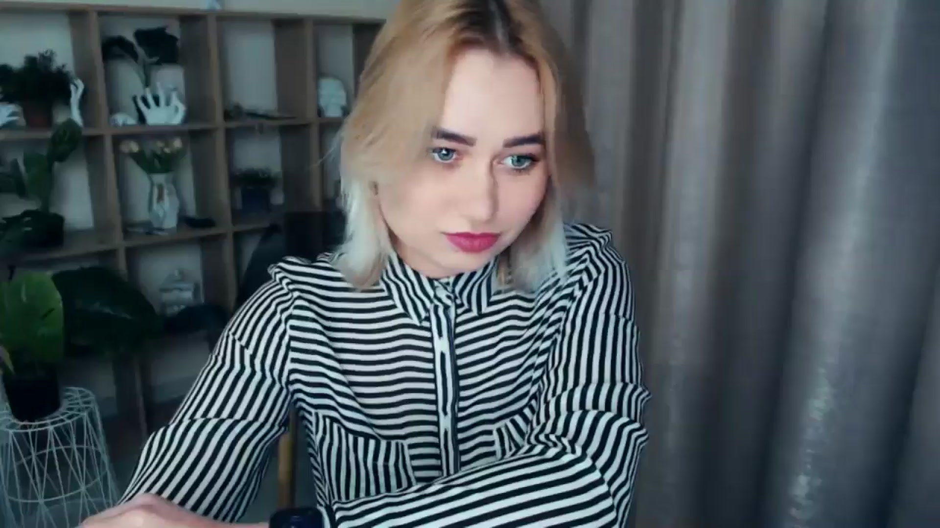 Gallery image thumbnail from Kukla_kolduna's myfreecams stream on, 01/07/2025, 15:44 image 2 of 20
