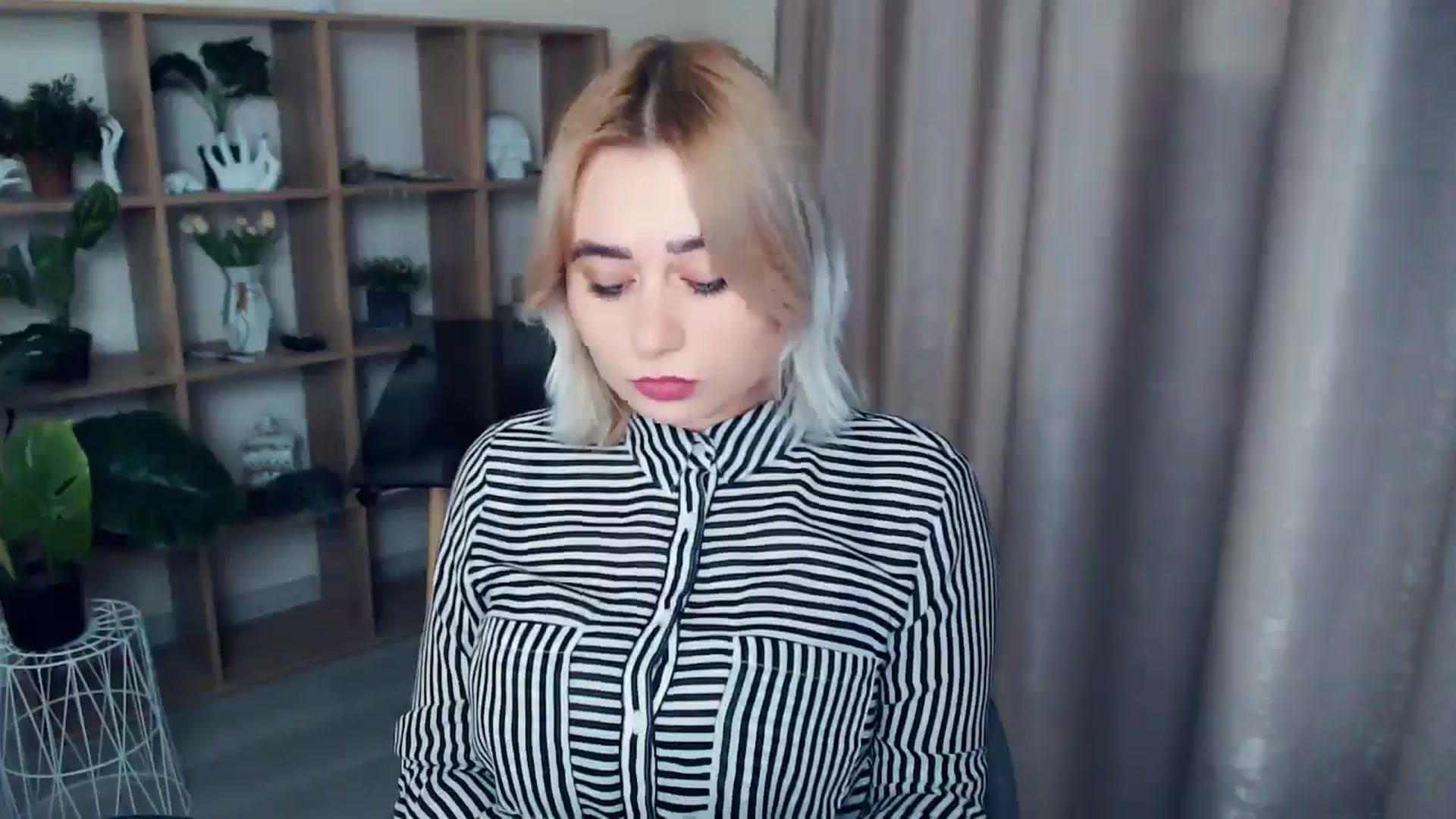 Gallery image thumbnail from Kukla_kolduna's myfreecams stream on, 01/07/2025, 15:44 image 18 of 20