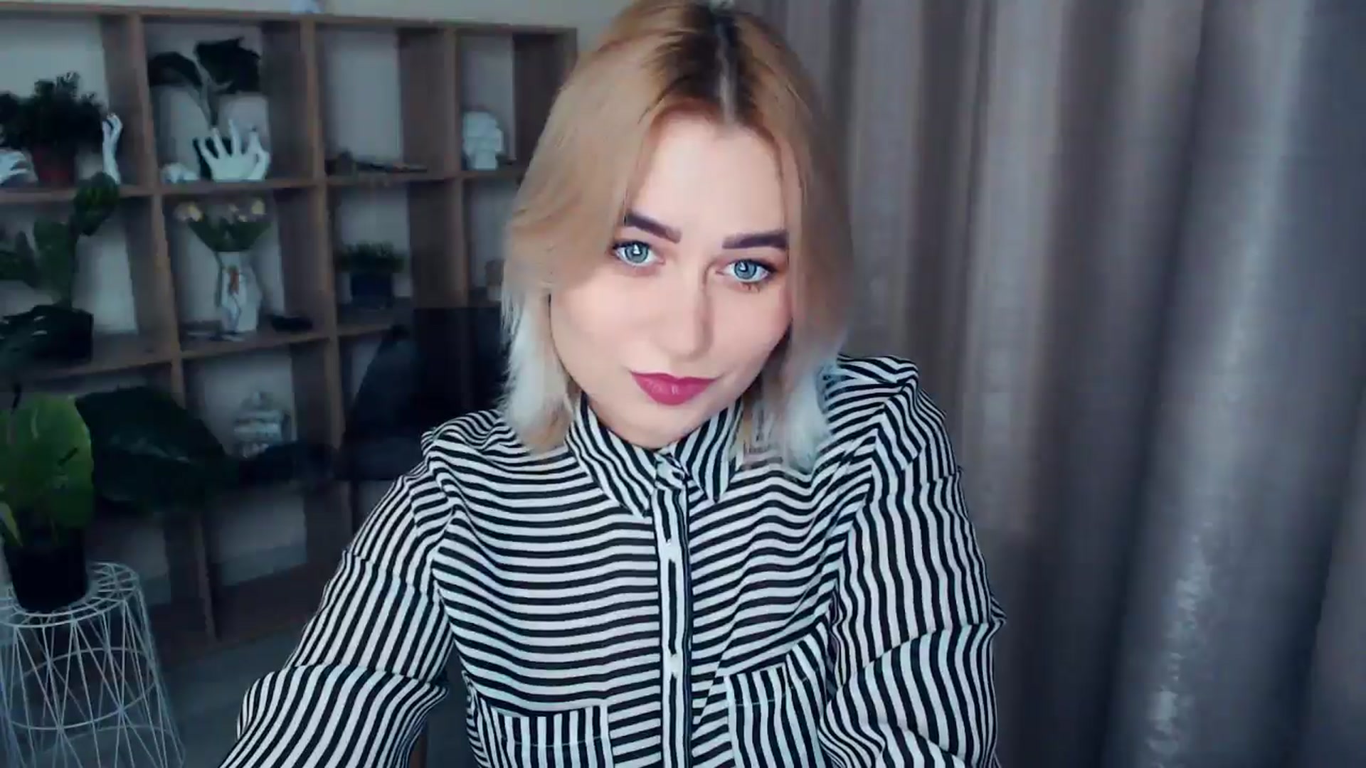 Gallery image thumbnail from Kukla_kolduna's myfreecams stream on, 01/07/2025, 15:44 image 5 of 20