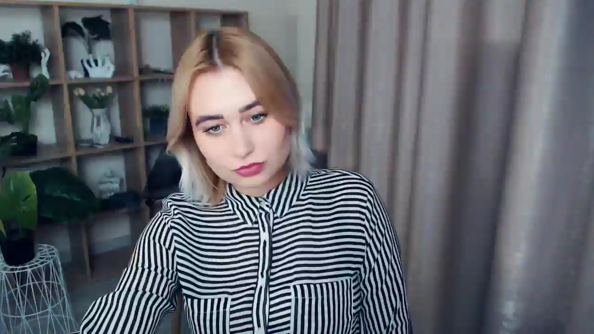 Gallery image thumbnail from Kukla_kolduna's myfreecams stream on, 01/07/2025, 15:44 image 16 of 20