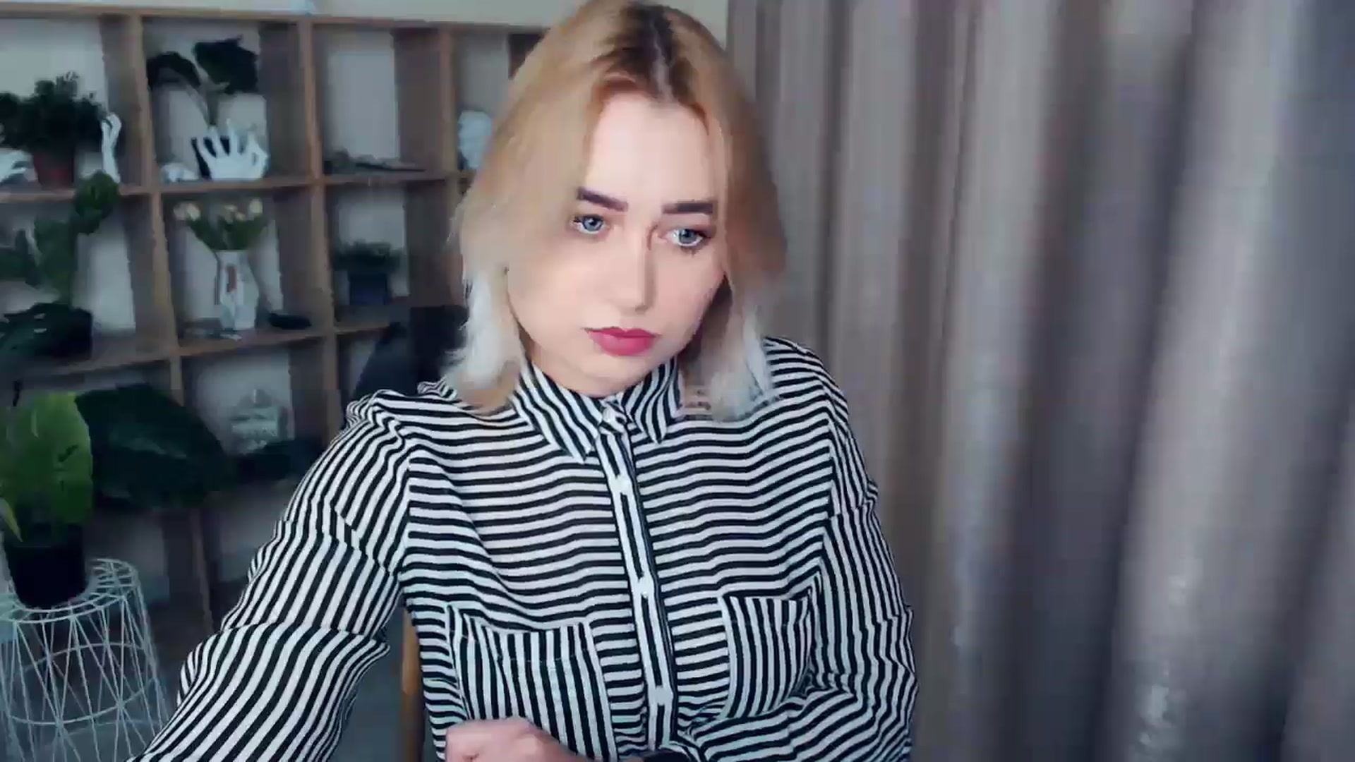 Gallery image thumbnail from Kukla_kolduna's myfreecams stream on, 01/07/2025, 15:44 image 3 of 20