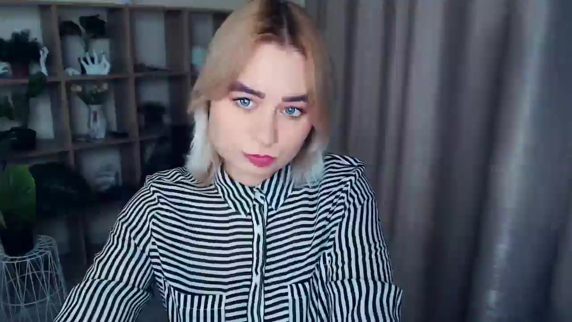 Gallery image thumbnail from Kukla_kolduna's myfreecams stream on, 01/07/2025, 15:44 image 17 of 20