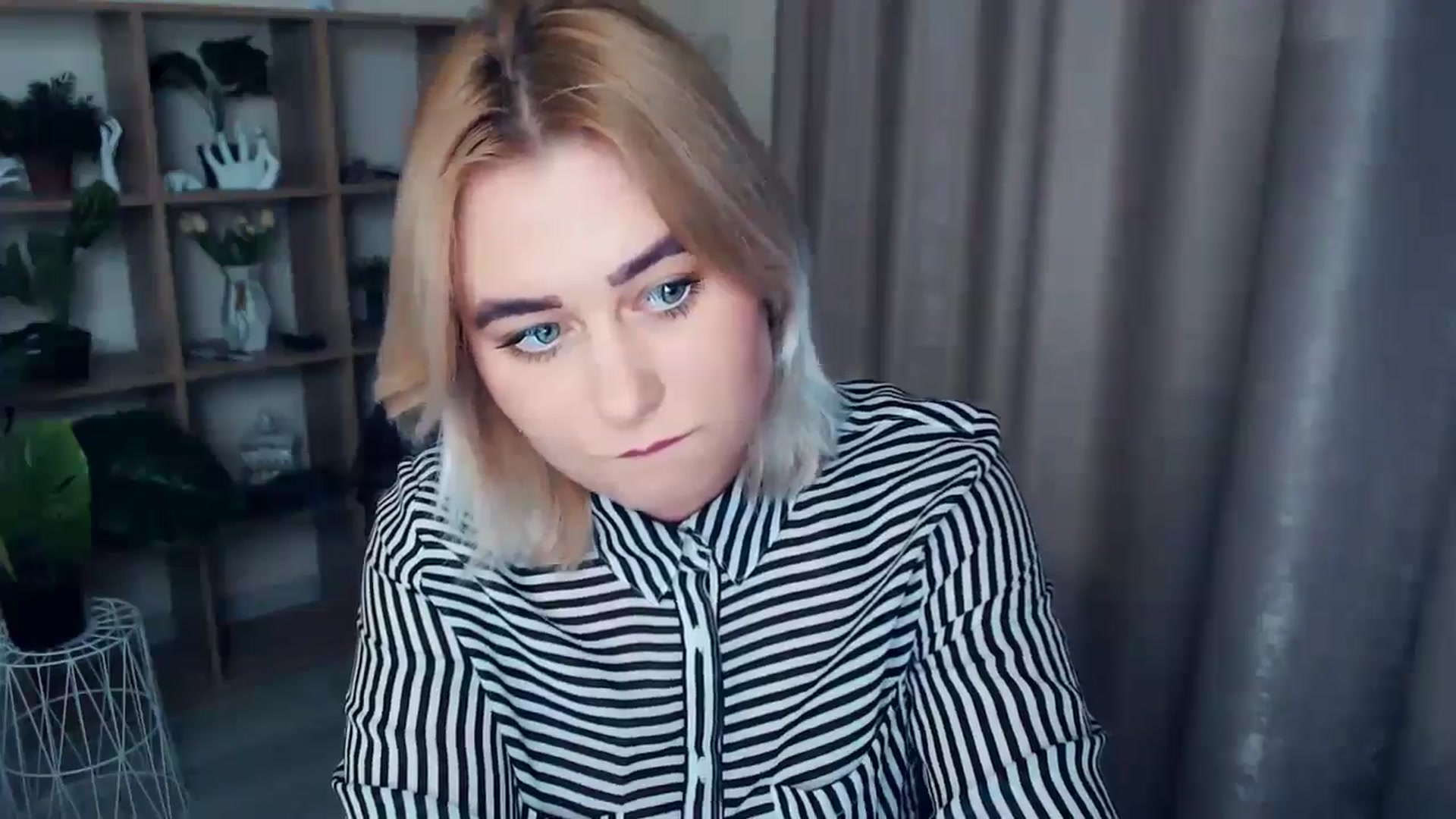 Gallery image thumbnail from Kukla_kolduna's myfreecams stream on, 01/07/2025, 16:47 image 13 of 20