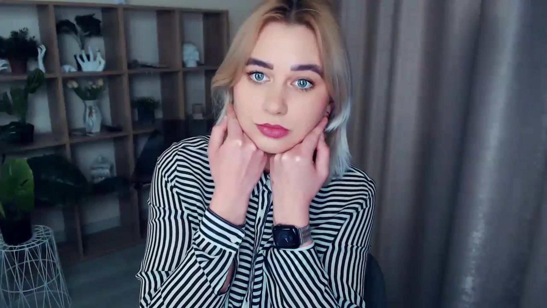 Gallery image thumbnail from Kukla_kolduna's myfreecams stream on, 01/07/2025, 16:47 image 15 of 20