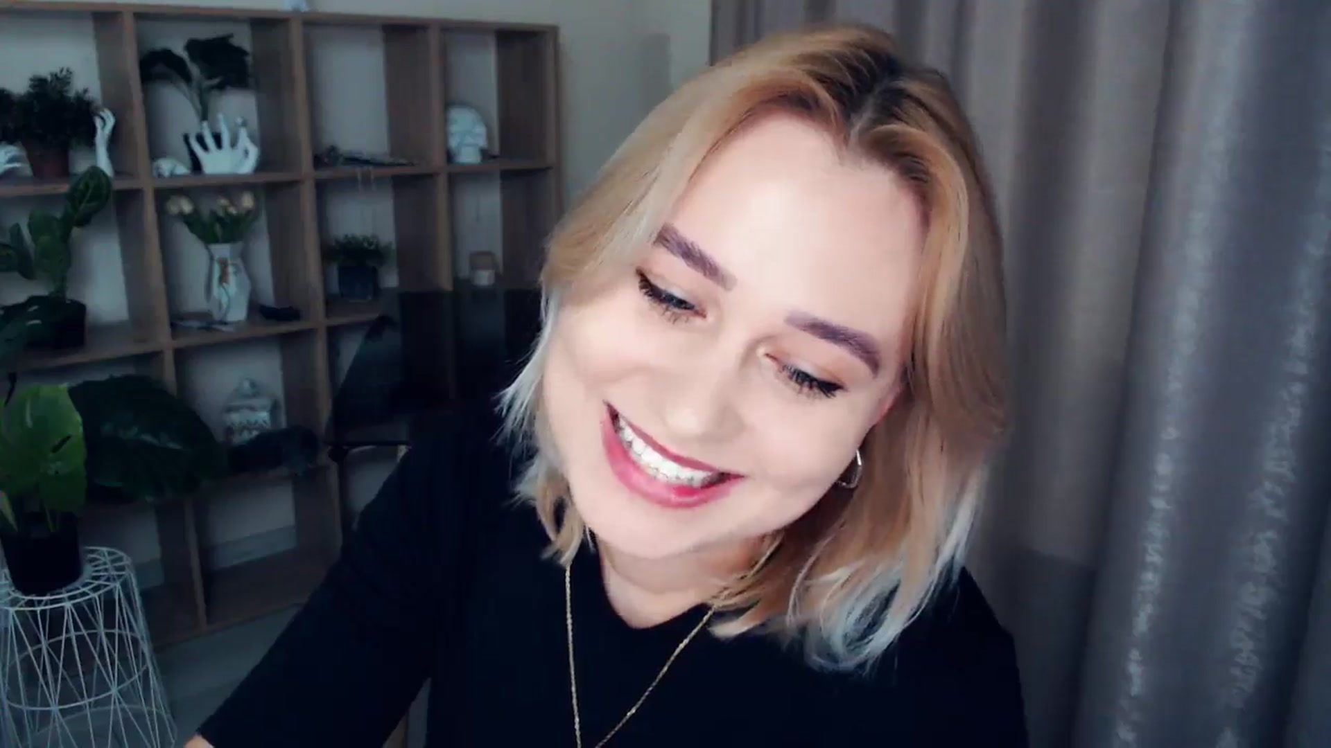 Gallery image thumbnail from Kukla_kolduna's myfreecams stream on, 01/08/2025, 15:08 image 19 of 20